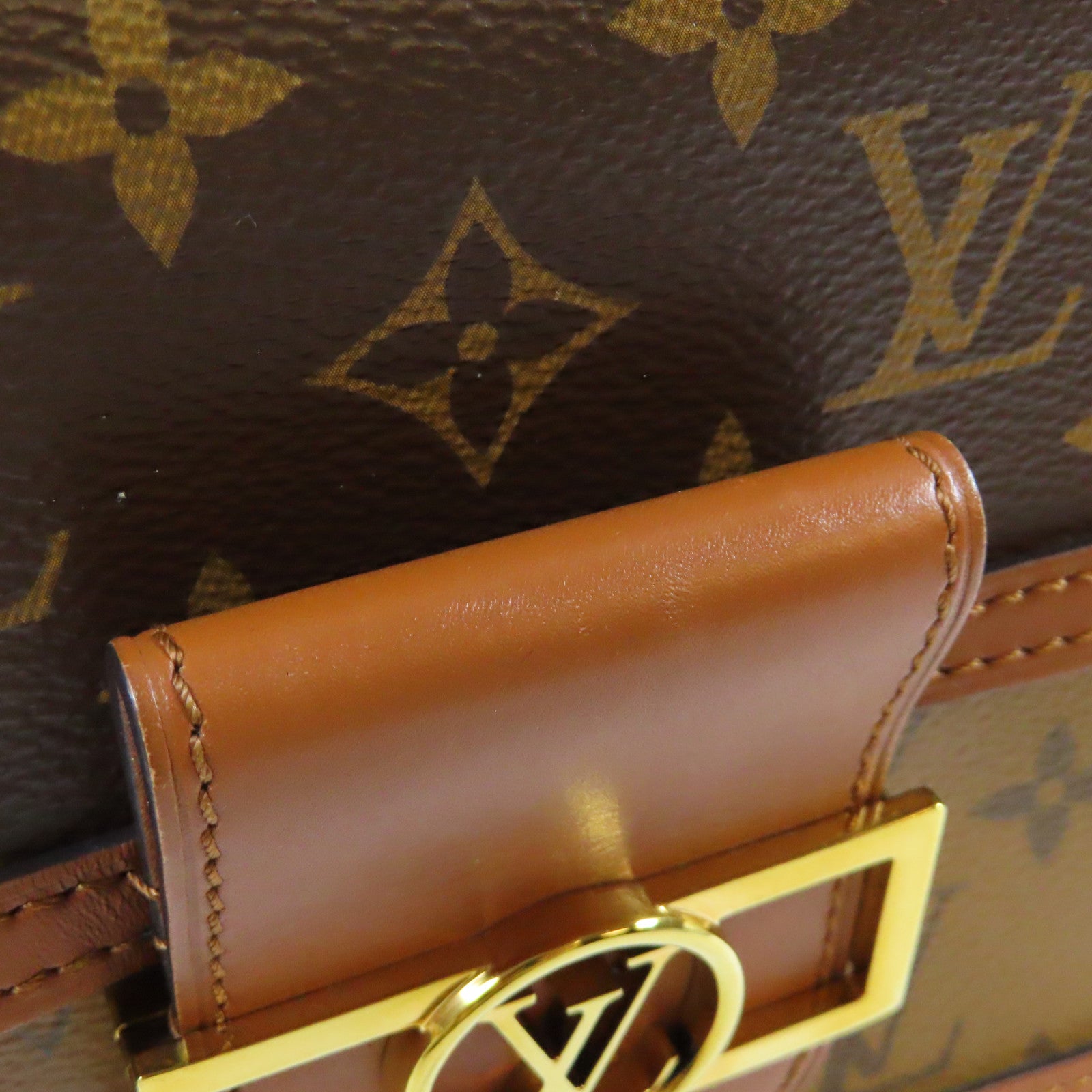 LOUIS VUITTON Monogram Reverse Mini Dauphino金扣肩背袋啡色