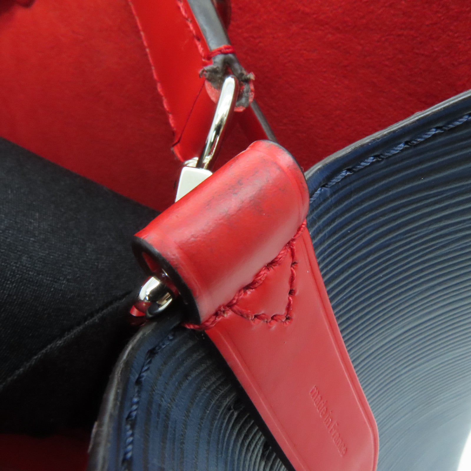 LOUIS VUITTON Epi Neo Noe MM silver buckle handle shoulder bag dual-use blue