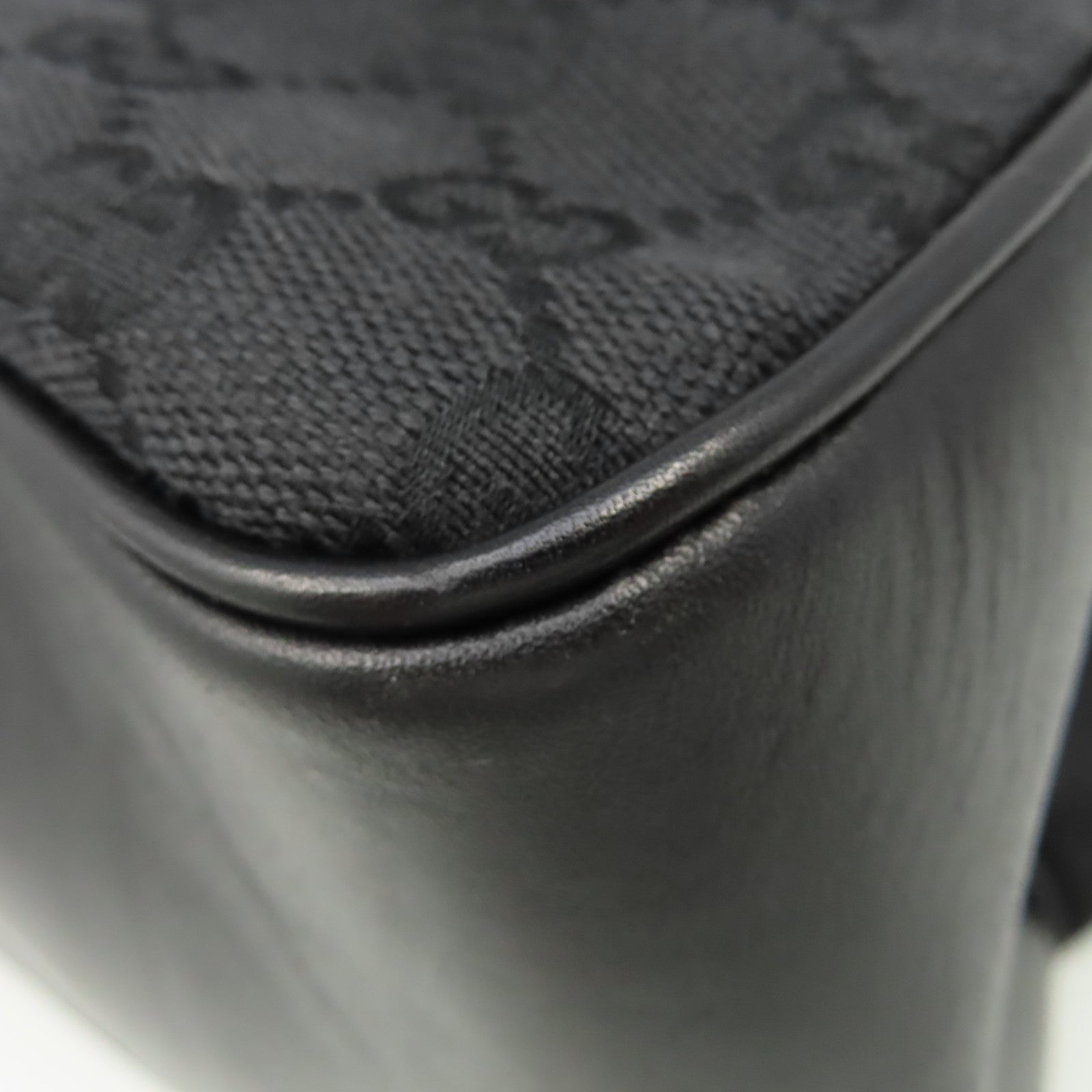 GUCCI GG帆布Shoulder Bag肩背袋黑色