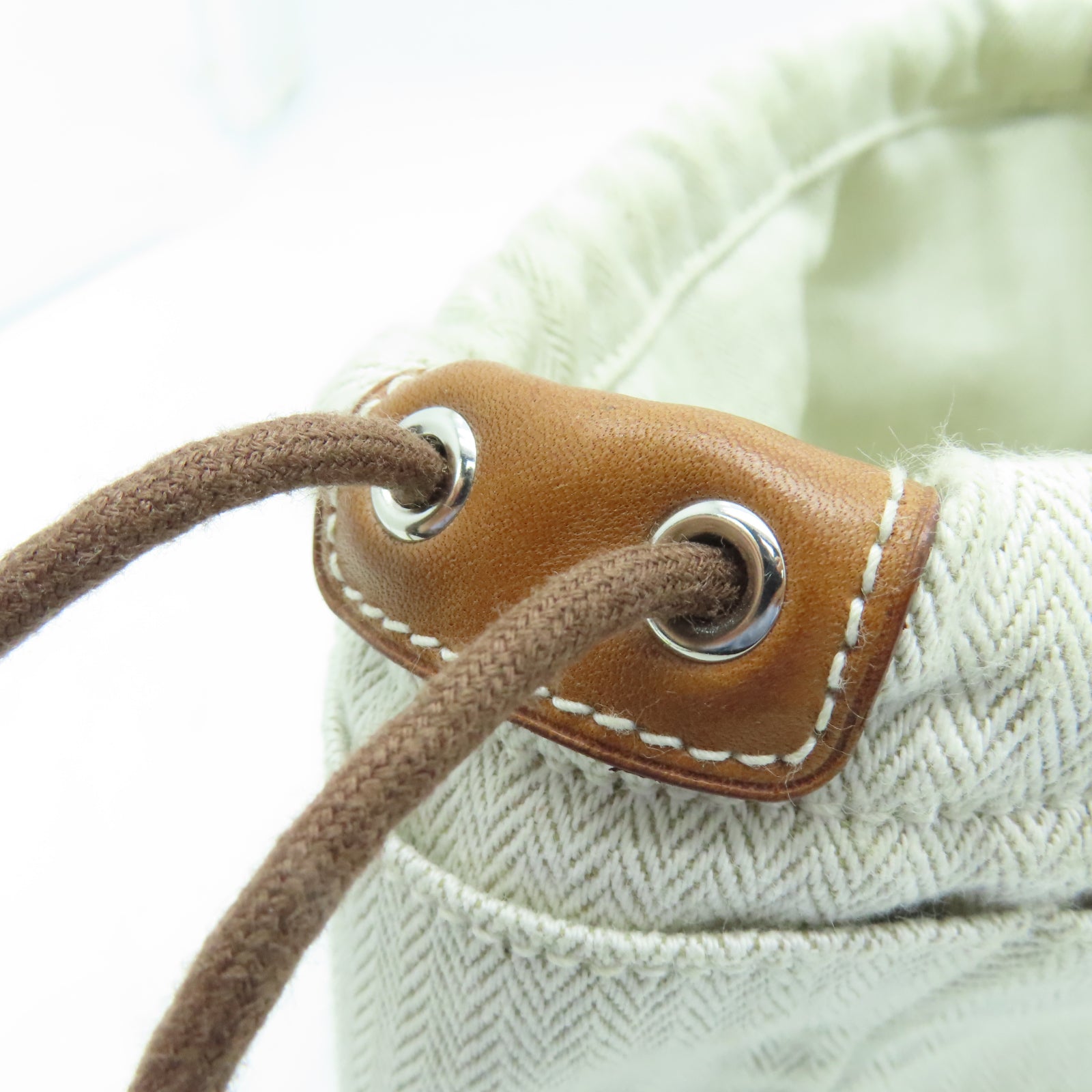 HERMES 帆布Dust Bag銀扣手拿包白色/棕色