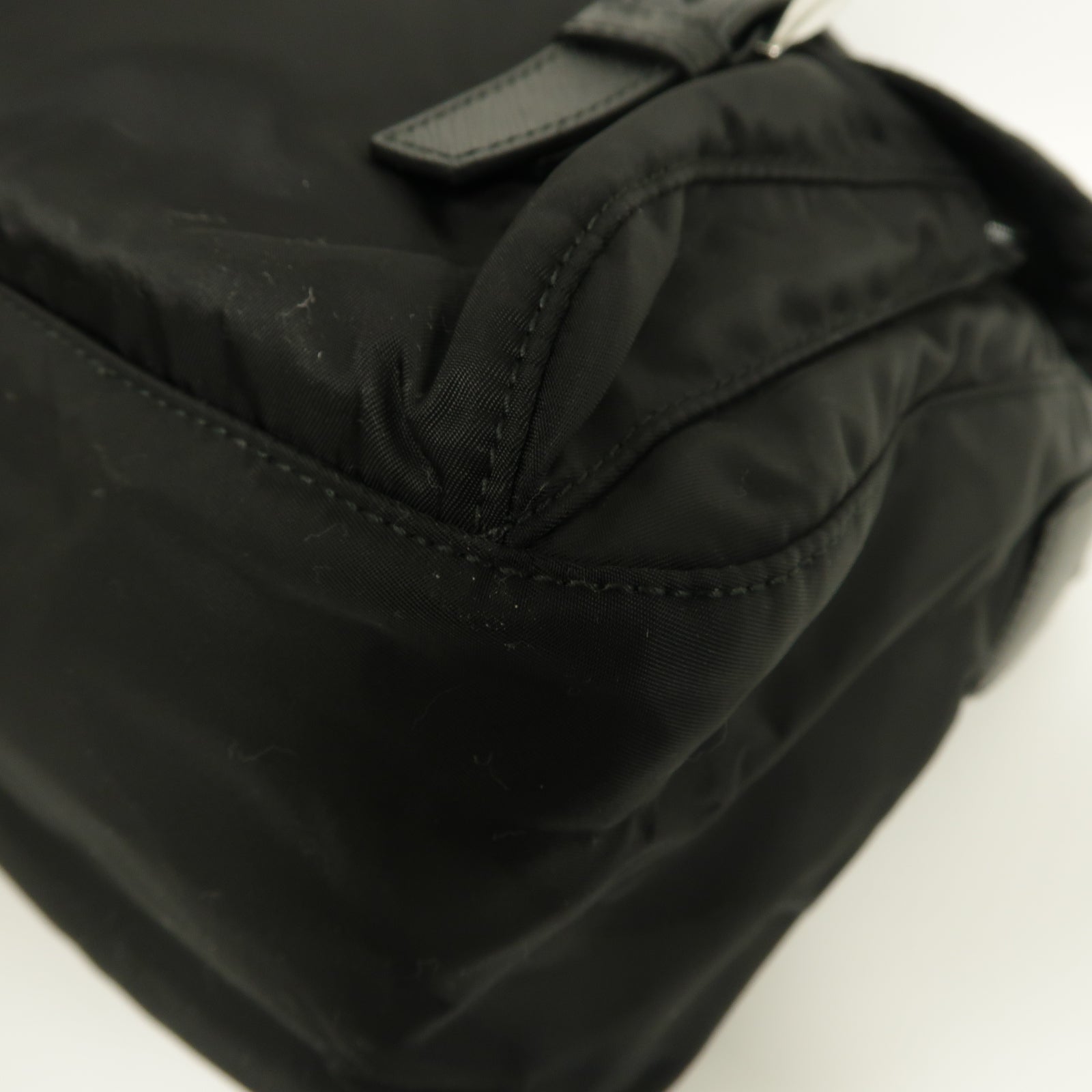 PRADA 尼龍Re-Nylon Shoulder Bag銀扣肩背袋黒色