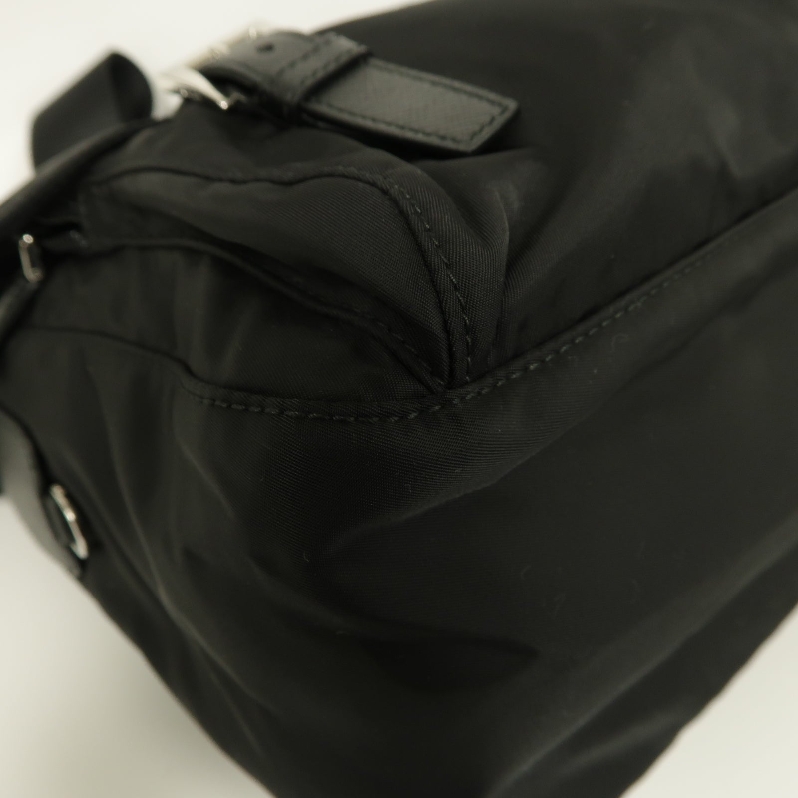 PRADA 尼龍Re-Nylon Shoulder Bag銀扣肩背袋黒色