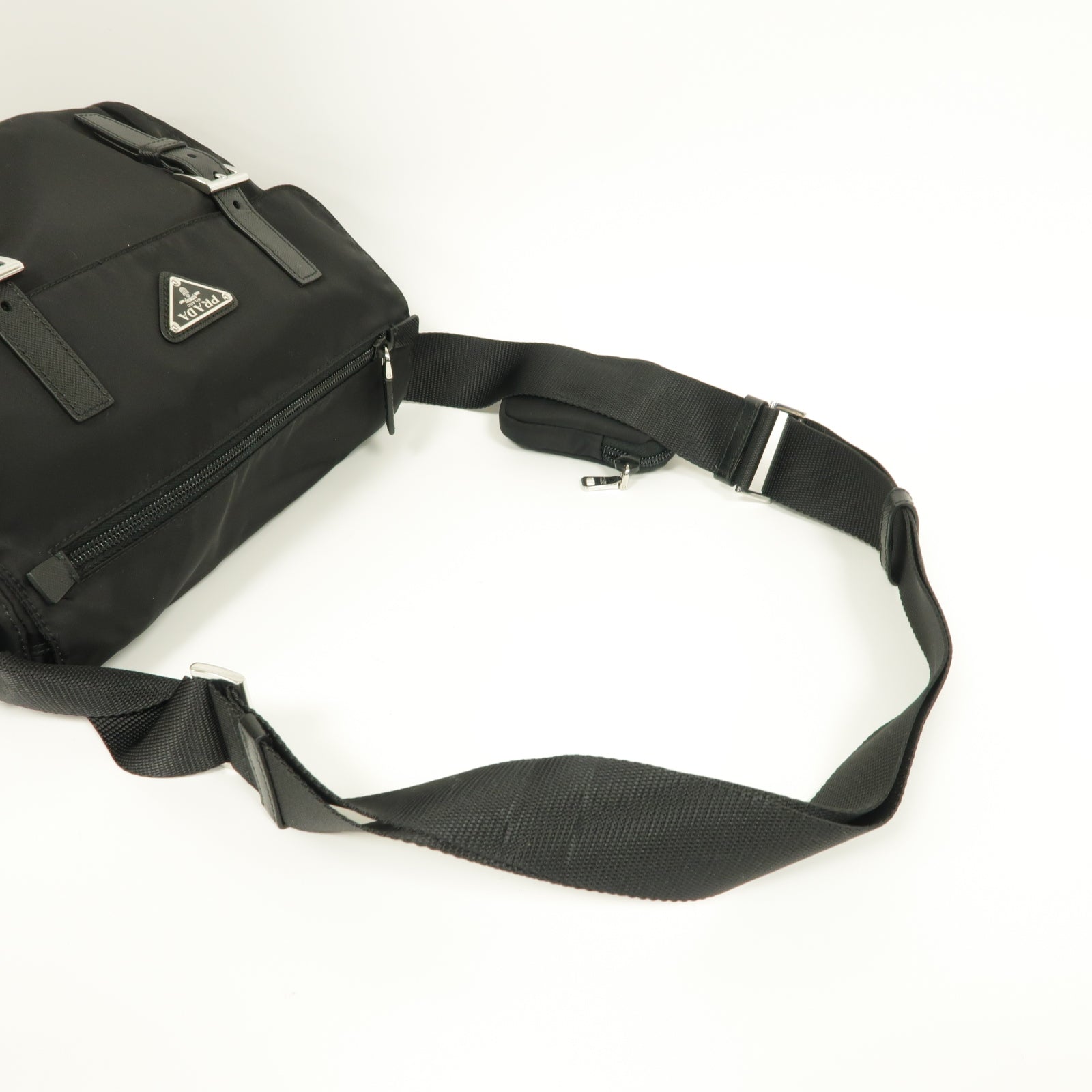 PRADA 尼龍Re-Nylon Shoulder Bag銀扣肩背袋黒色