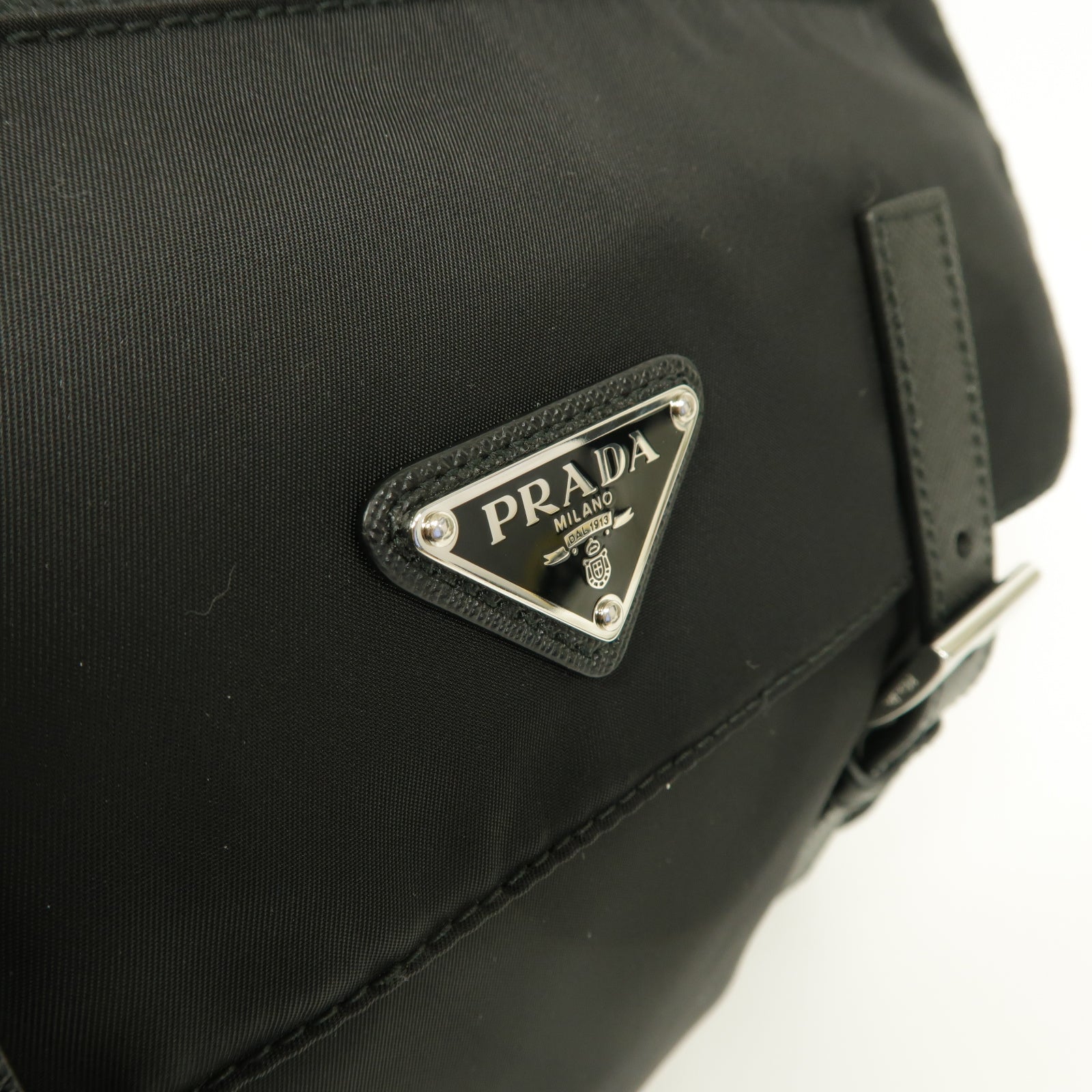 PRADA 尼龍Re-Nylon Shoulder Bag銀扣肩背袋黒色