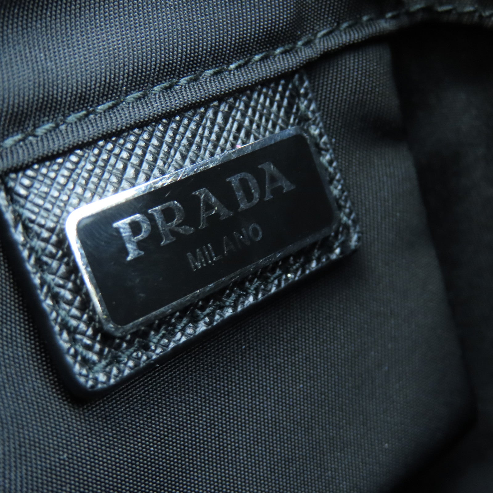 極美品✨PRADA NYLON SILVER HAND BAG archive Prada Grey Tessuto Nylon 2005 Re-Edition Shoulder Bag 1BH204