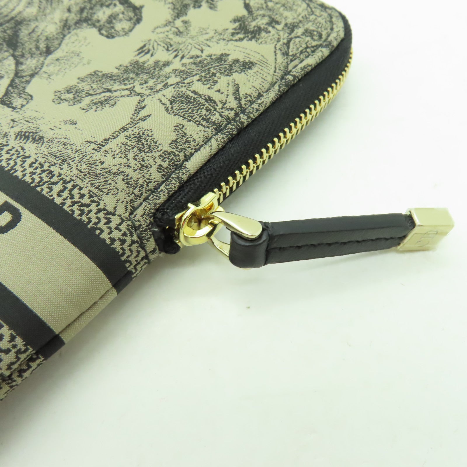 Dior 布料Travel Multifunctional Pouch金扣肩背袋米色
