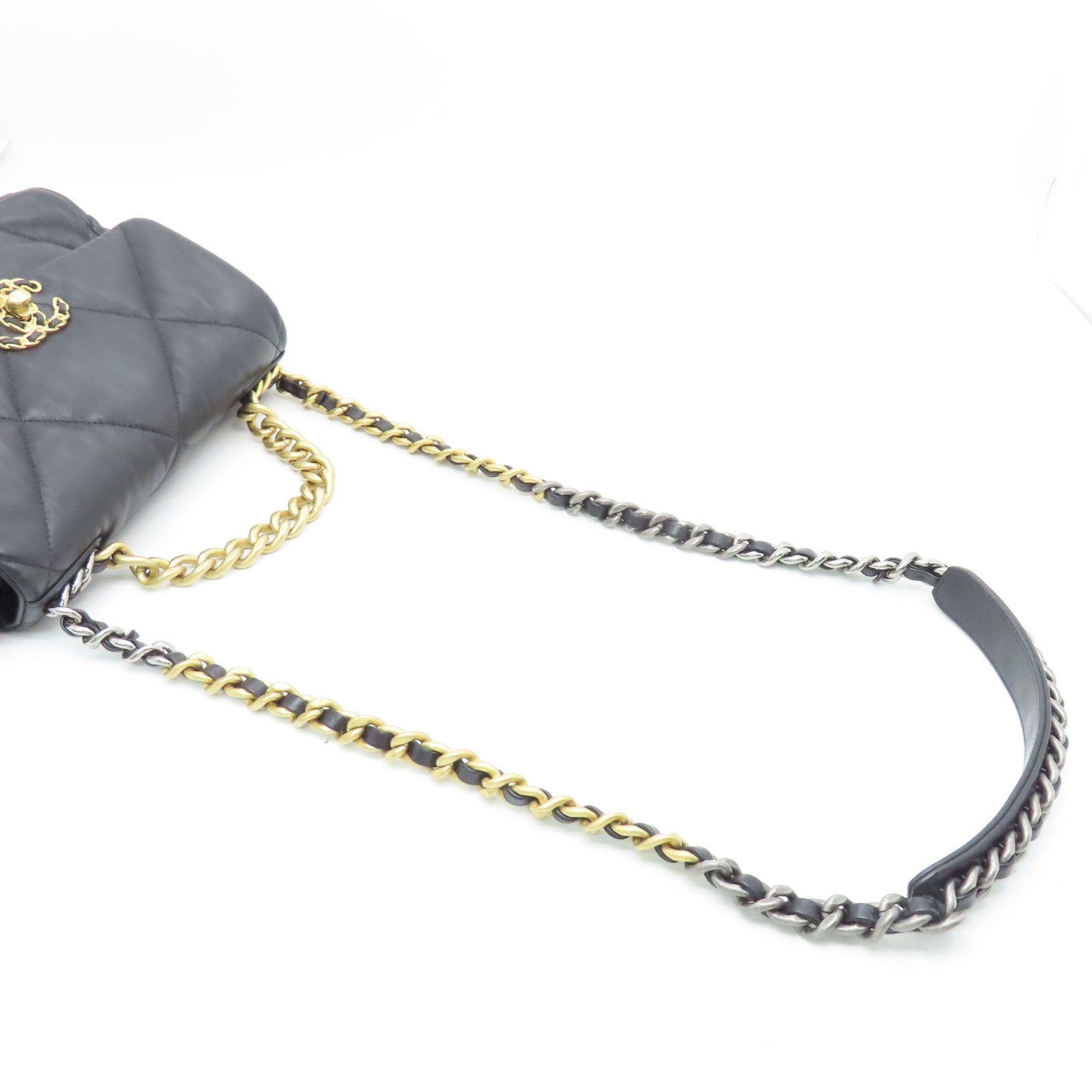 CHANEL rhombic sheepskin leather Chanel 19 Small gold buckle chain shoulder bag black