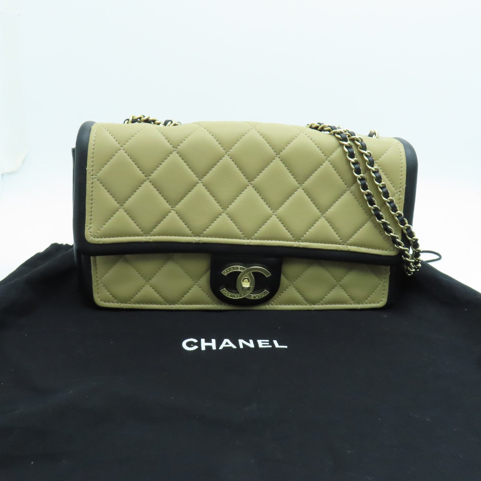 CHANEL 菱格牛皮皮革Chain Shoulder金扣链带肩背袋黑色/米色