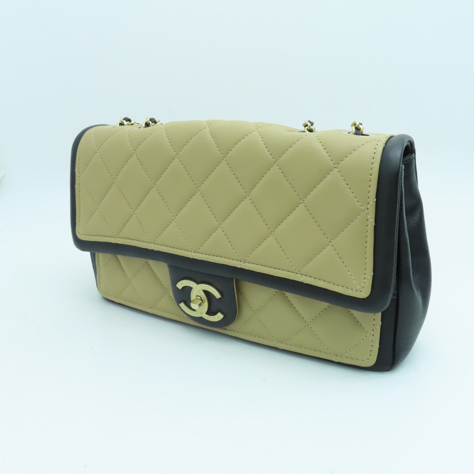 CHANEL 菱格牛皮皮革Chain Shoulder金扣链带肩背袋黑色/米色