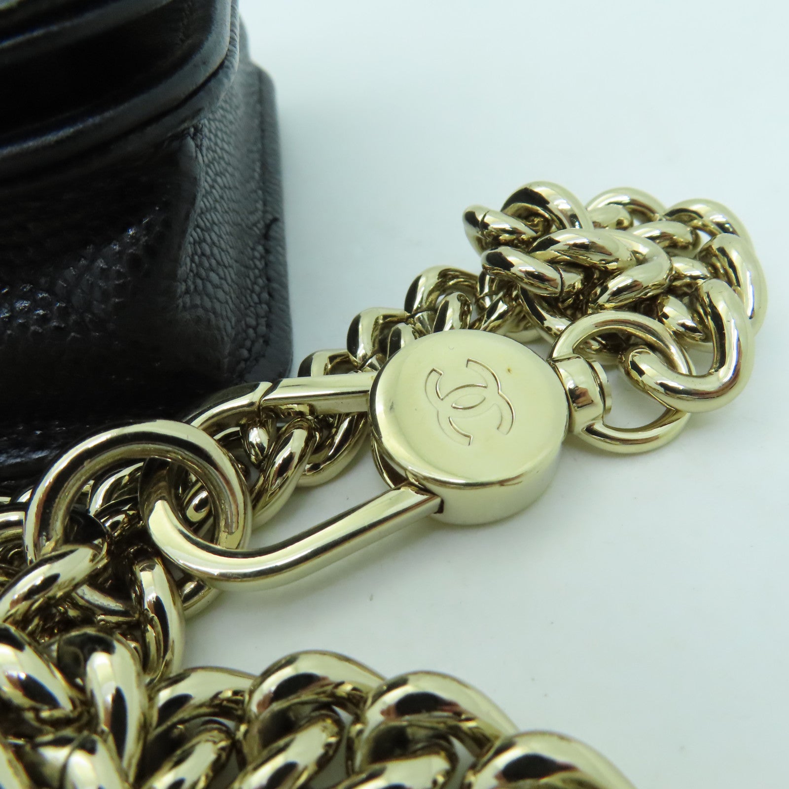 CHANEL 菱格Caviar皮革Chain Shoulder金扣鏈帶肩背袋黑色
