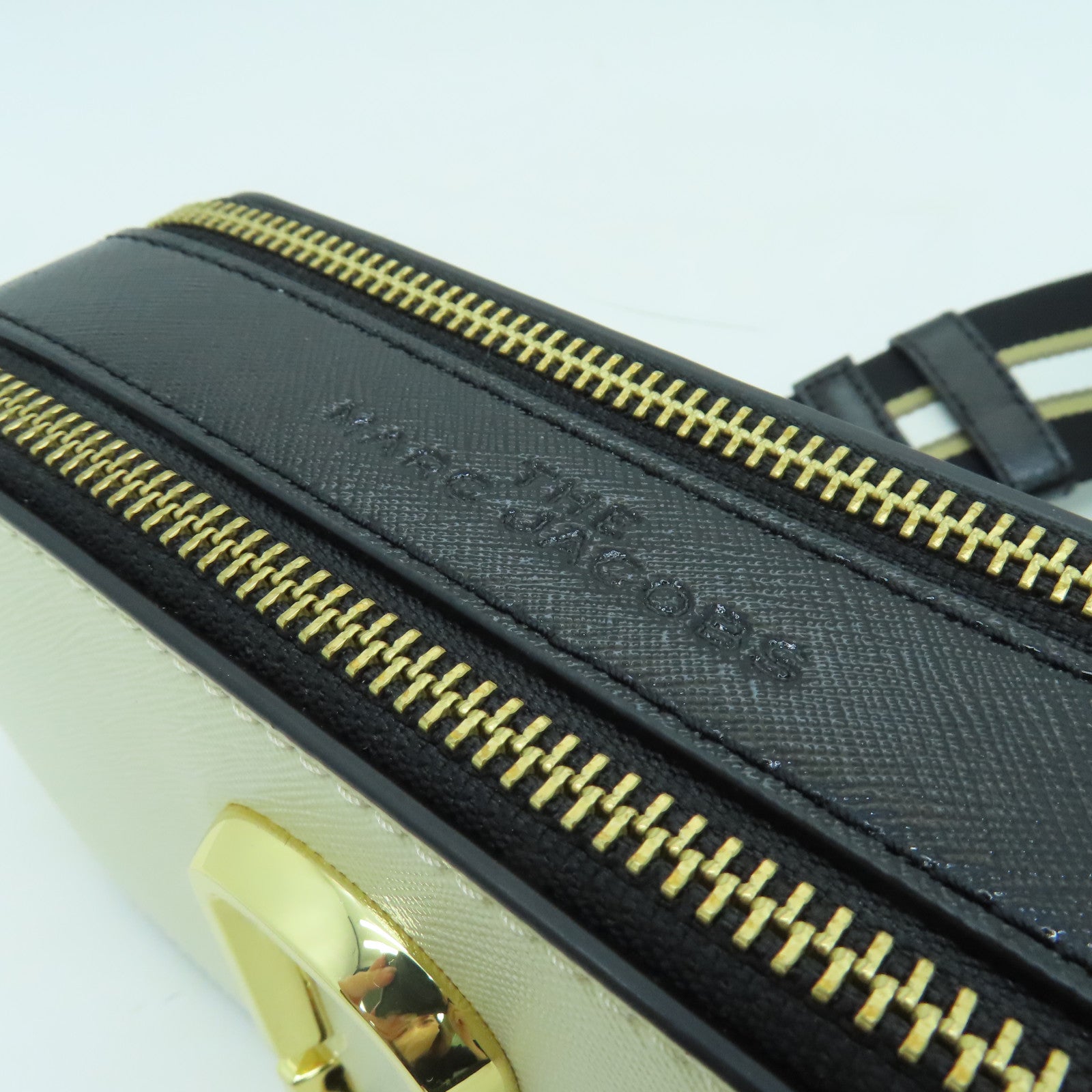 MARC JACOBS PVC Shoulder Bag金扣鏈帶肩背袋米白色/累色