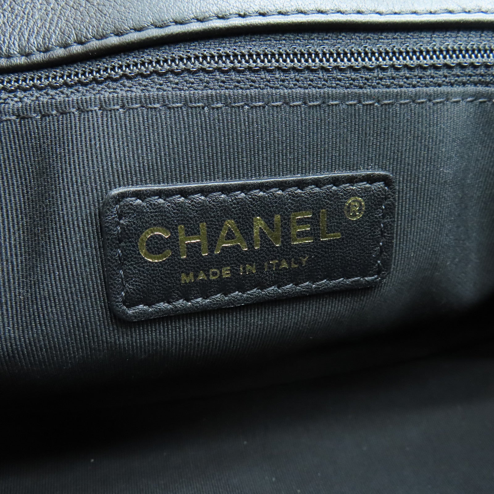 CHANEL 菱格牛皮皮革Chain Shoulder金扣链带肩背袋黑色/米色