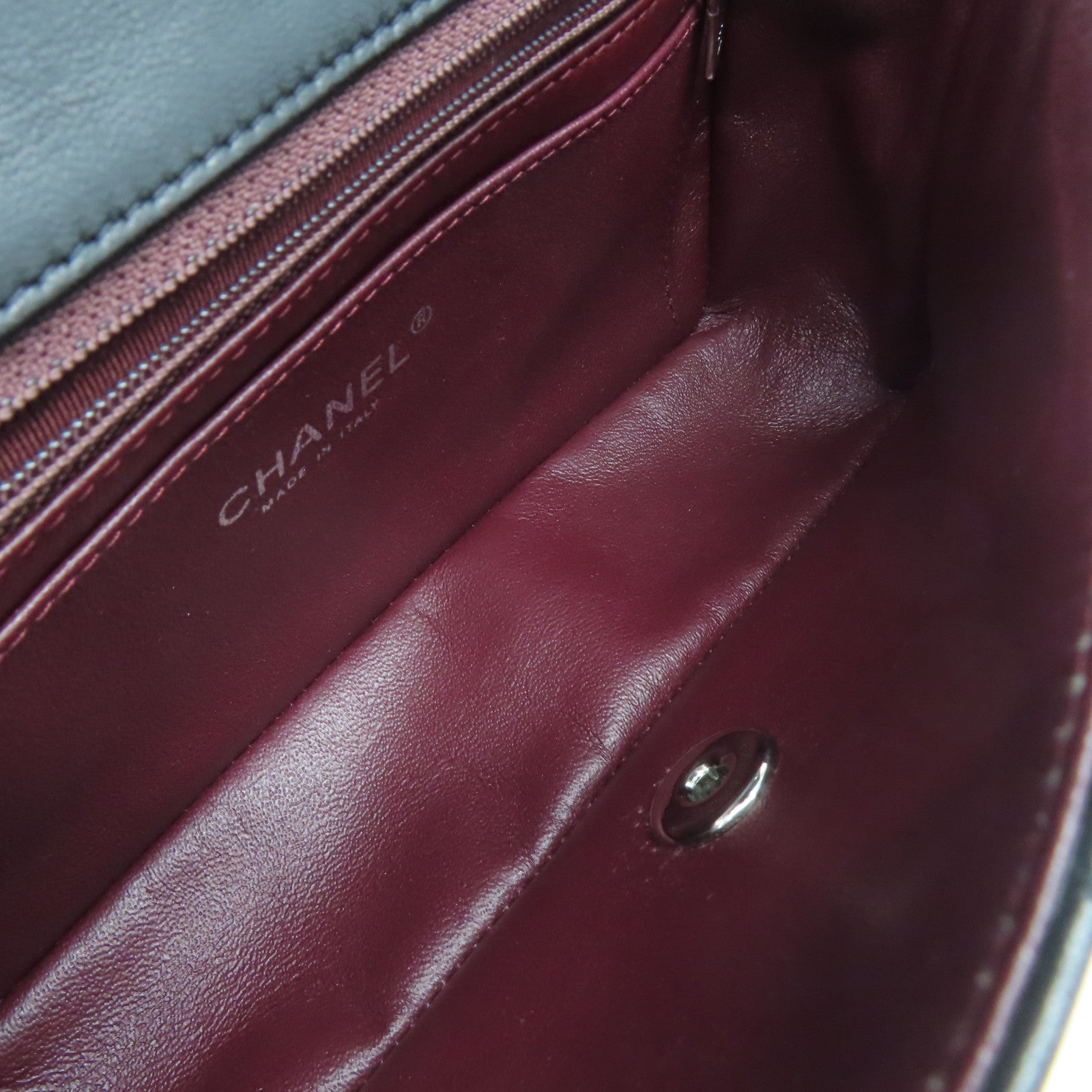 CHANEL 菱格皮革Mini Flap Bag銀扣鏈帶肩背袋黑色