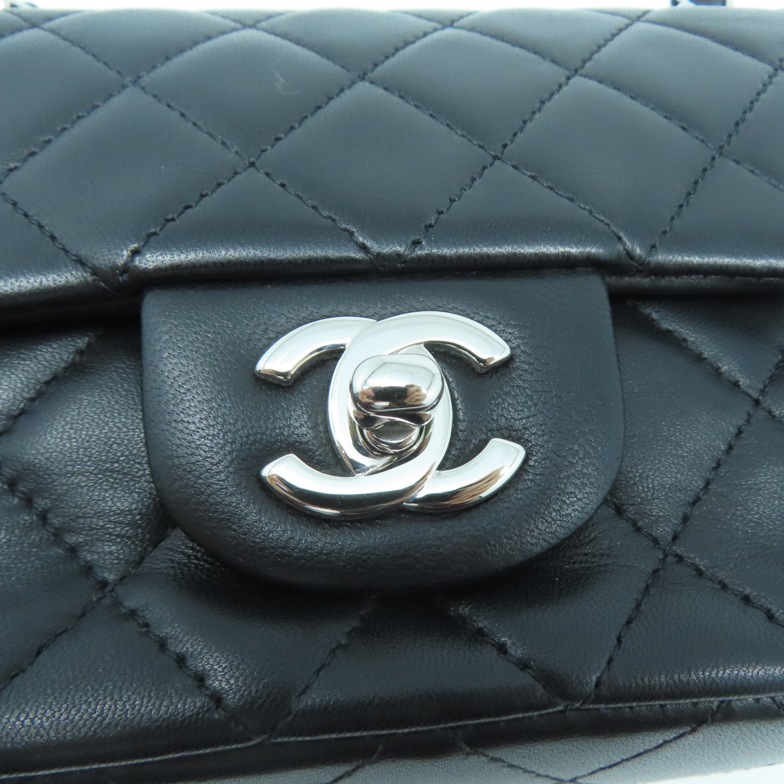 CHANEL 菱格皮革Mini Flap Bag銀扣鏈帶肩背袋黑色