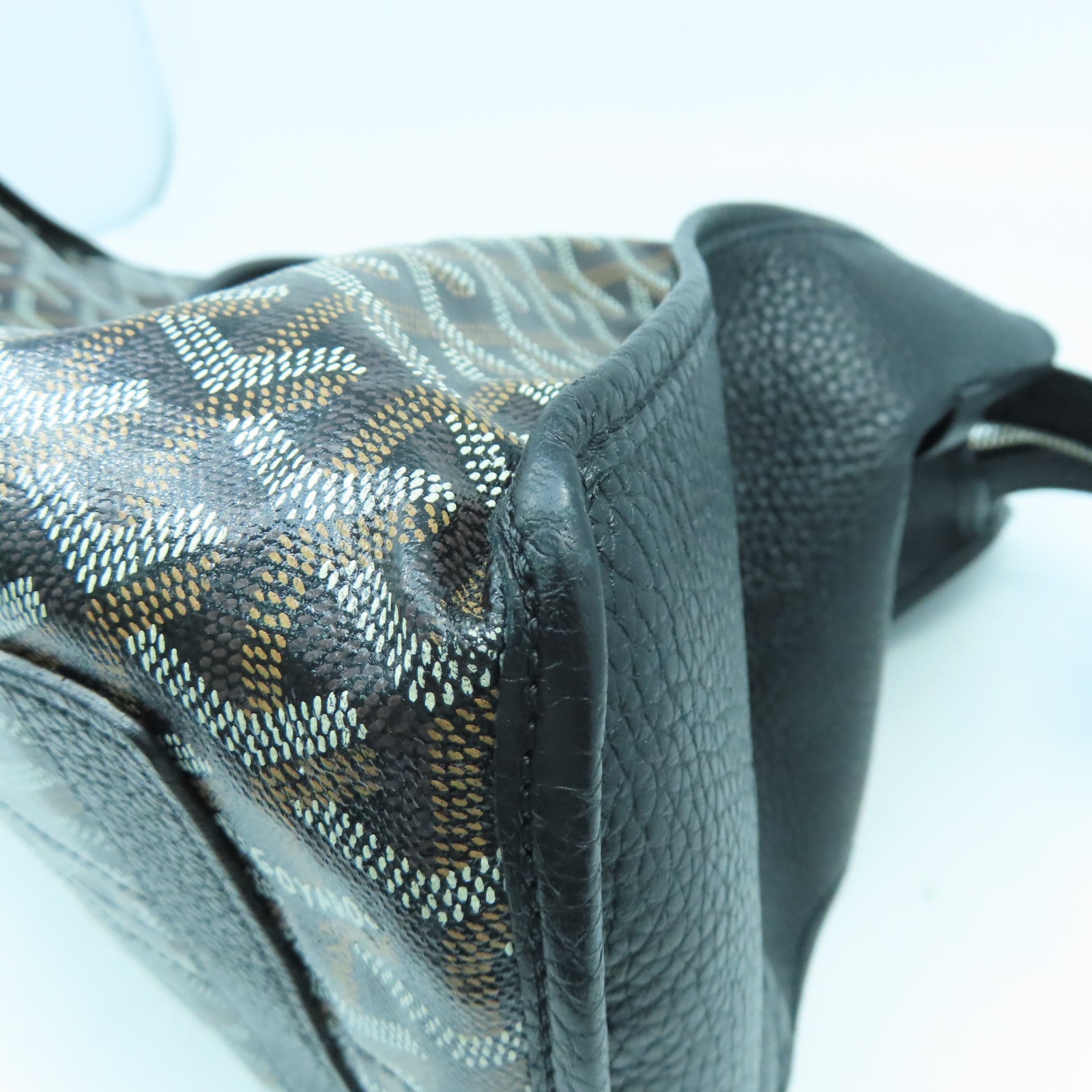 GOYARD 塗層帆布Sac Hardy Pet Carrier PM銀扣肩背袋黑色