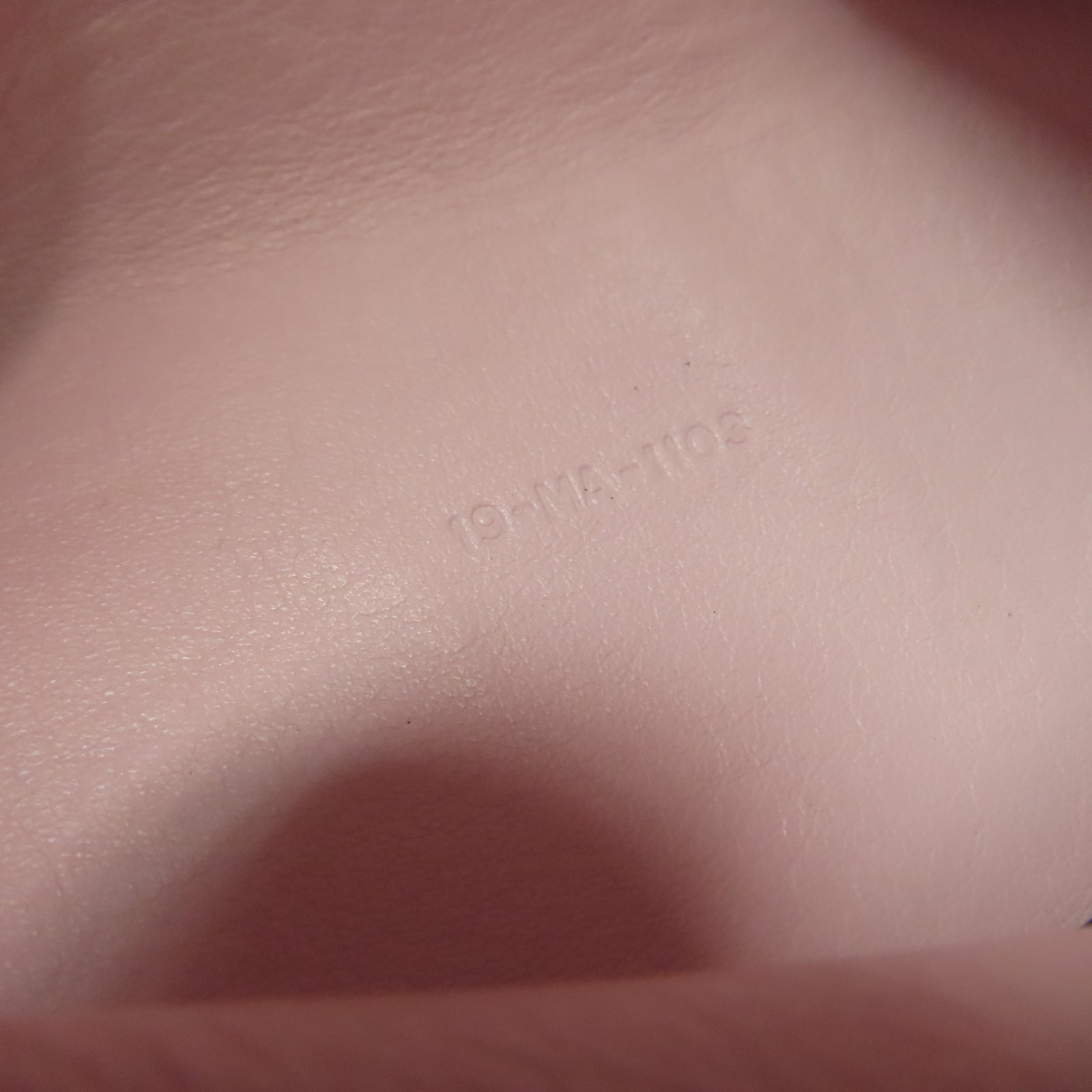 Dior 牛皮皮革Addict Vertical Tote Bag银扣手挽袋黑色/粉红色