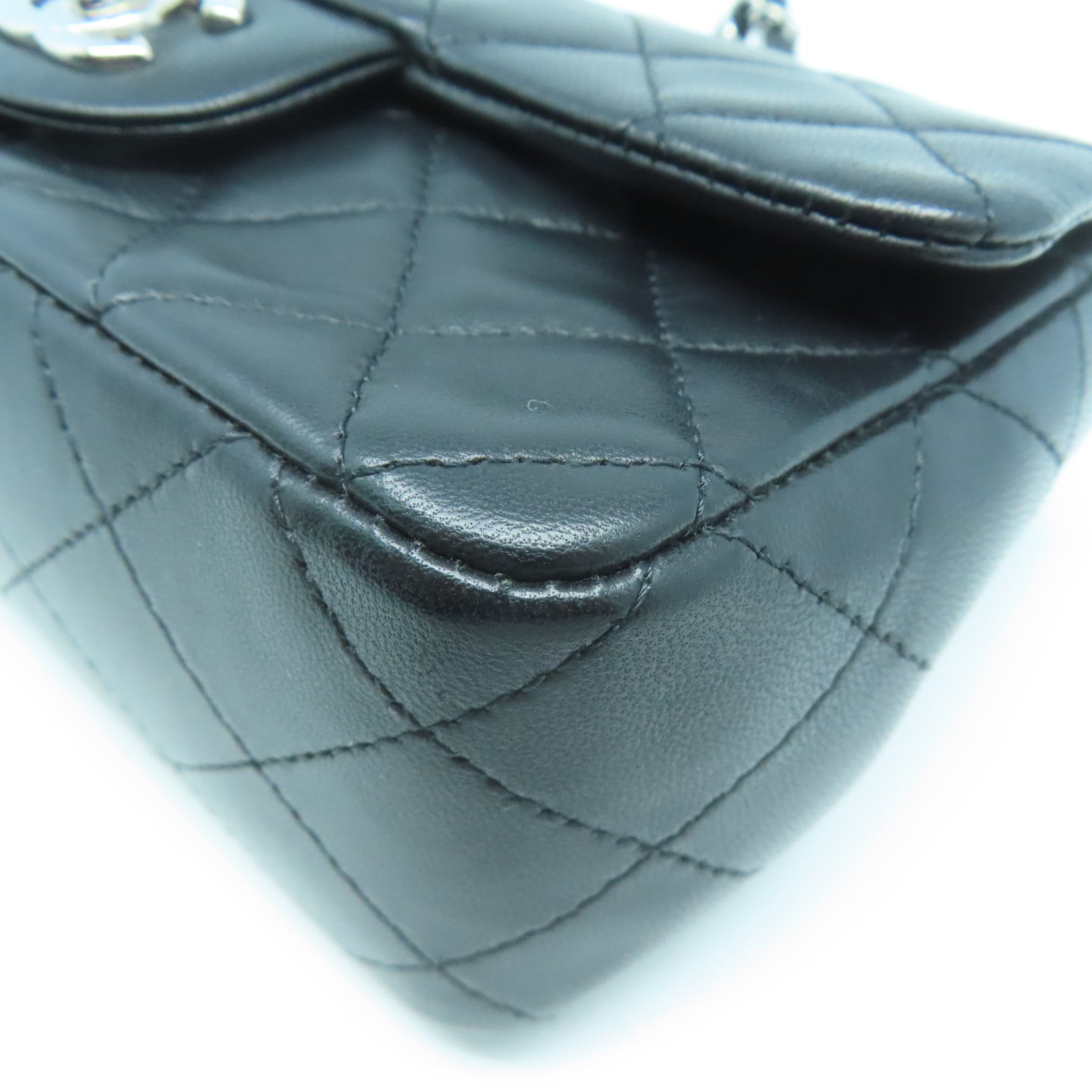 CHANEL 菱格皮革Mini Flap Bag銀扣鏈帶肩背袋黑色