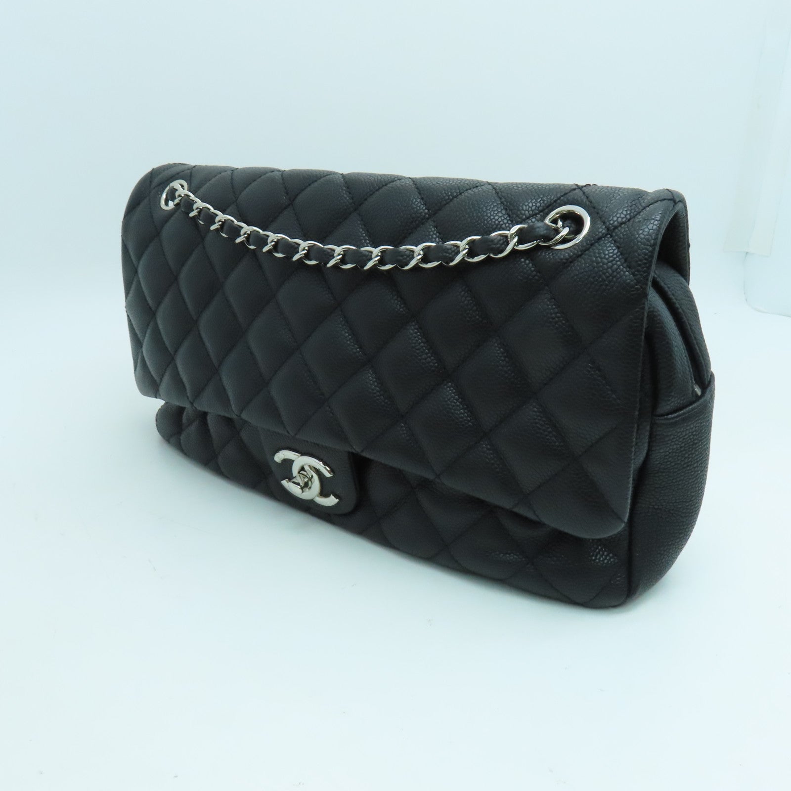 CHANEL 菱格Caviar皮革Chain Shoulder链带肩背袋银扣黑色