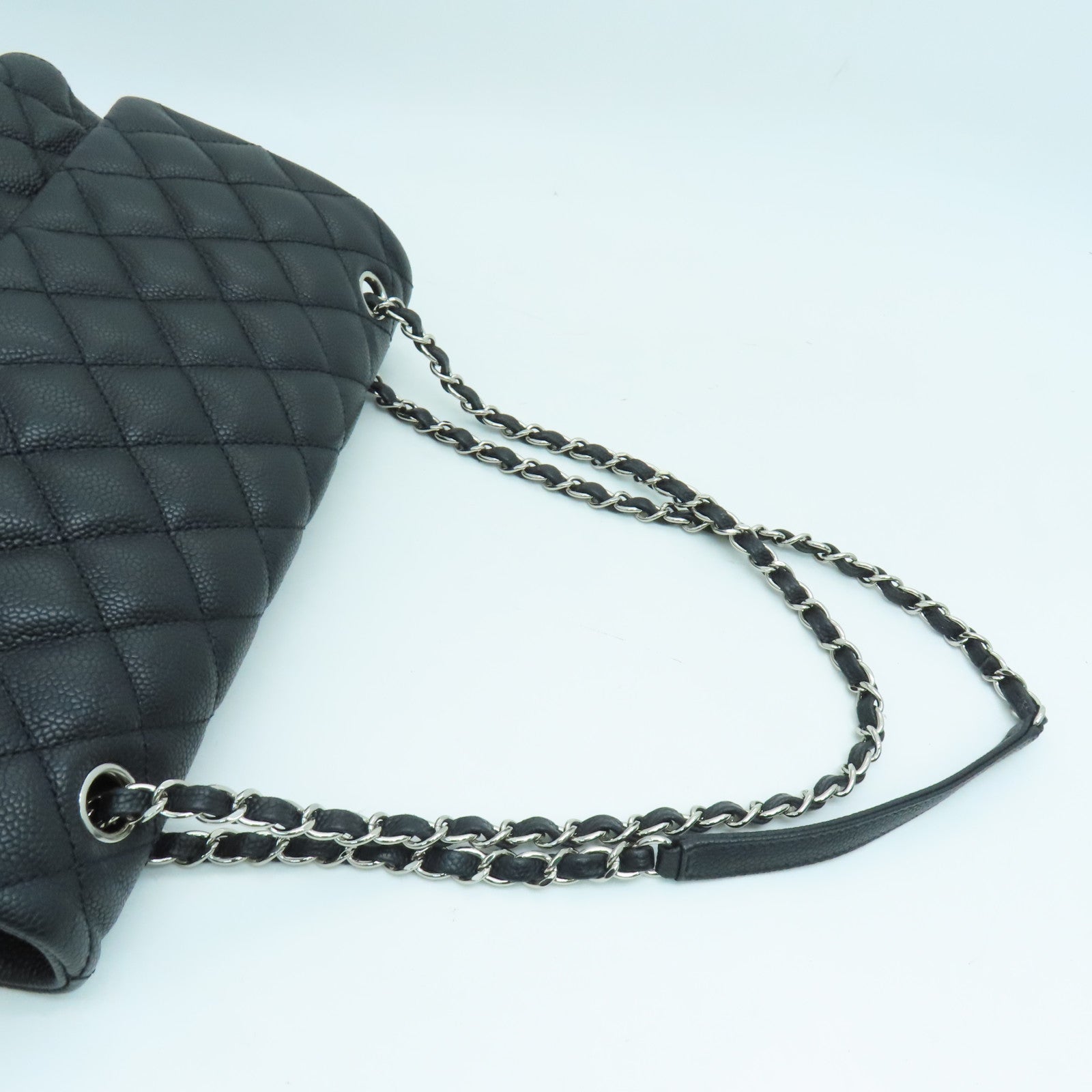 CHANEL 菱格Caviar皮革Chain Shoulder链带肩背袋银扣黑色