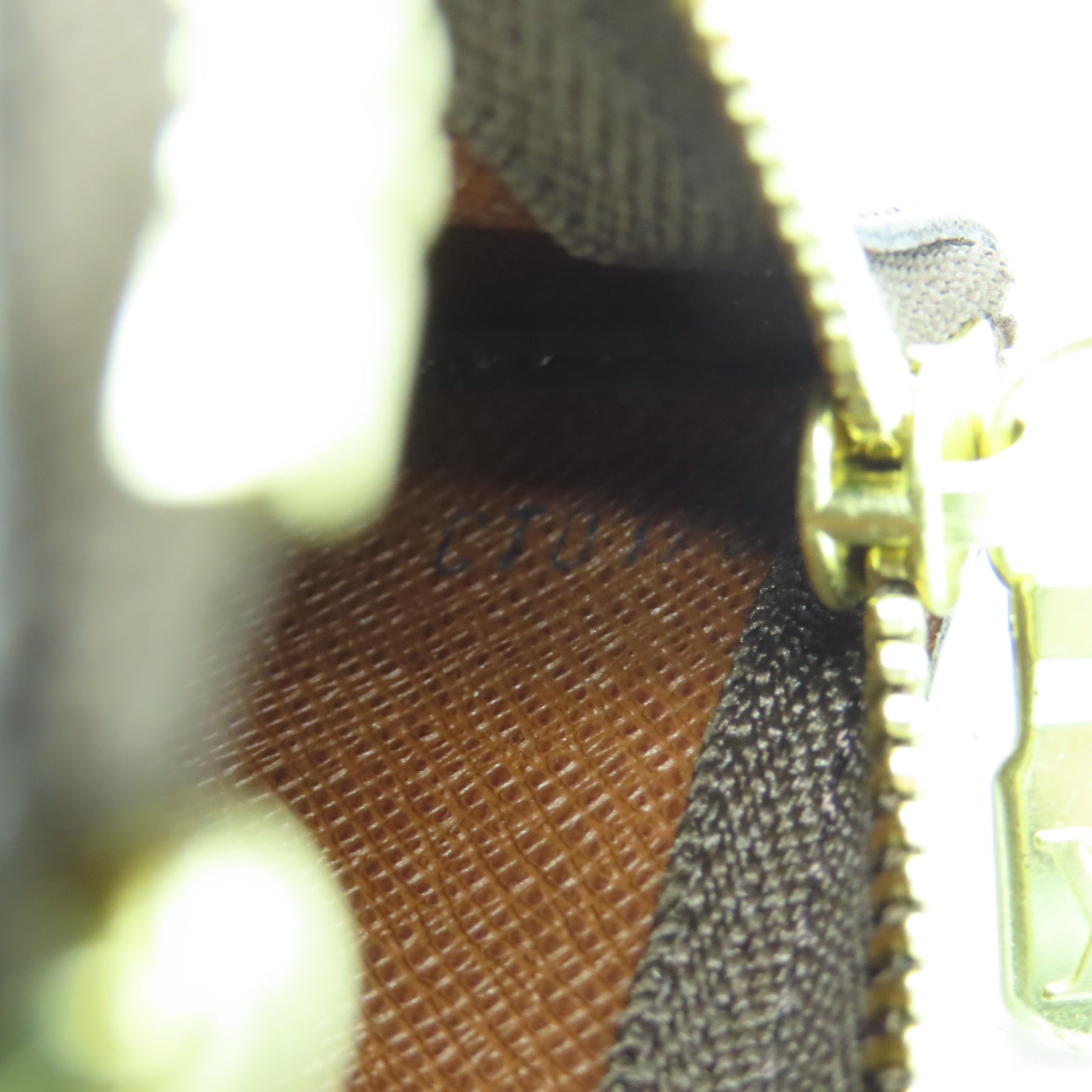 LOUIS VUITTON Monogram Key Pouch金扣鎖匙包啡色