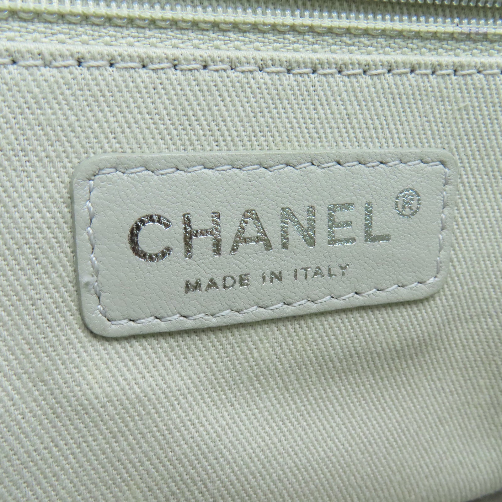CHANEL 菱格Caviar皮革Chain Shoulder链带肩背袋银扣黑色