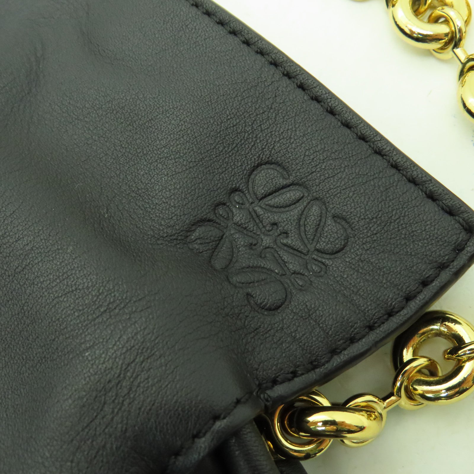 LOEWE 羊皮皮革Mini Flamenco Clutch With Chain金扣鏈帶肩背袋黑色
