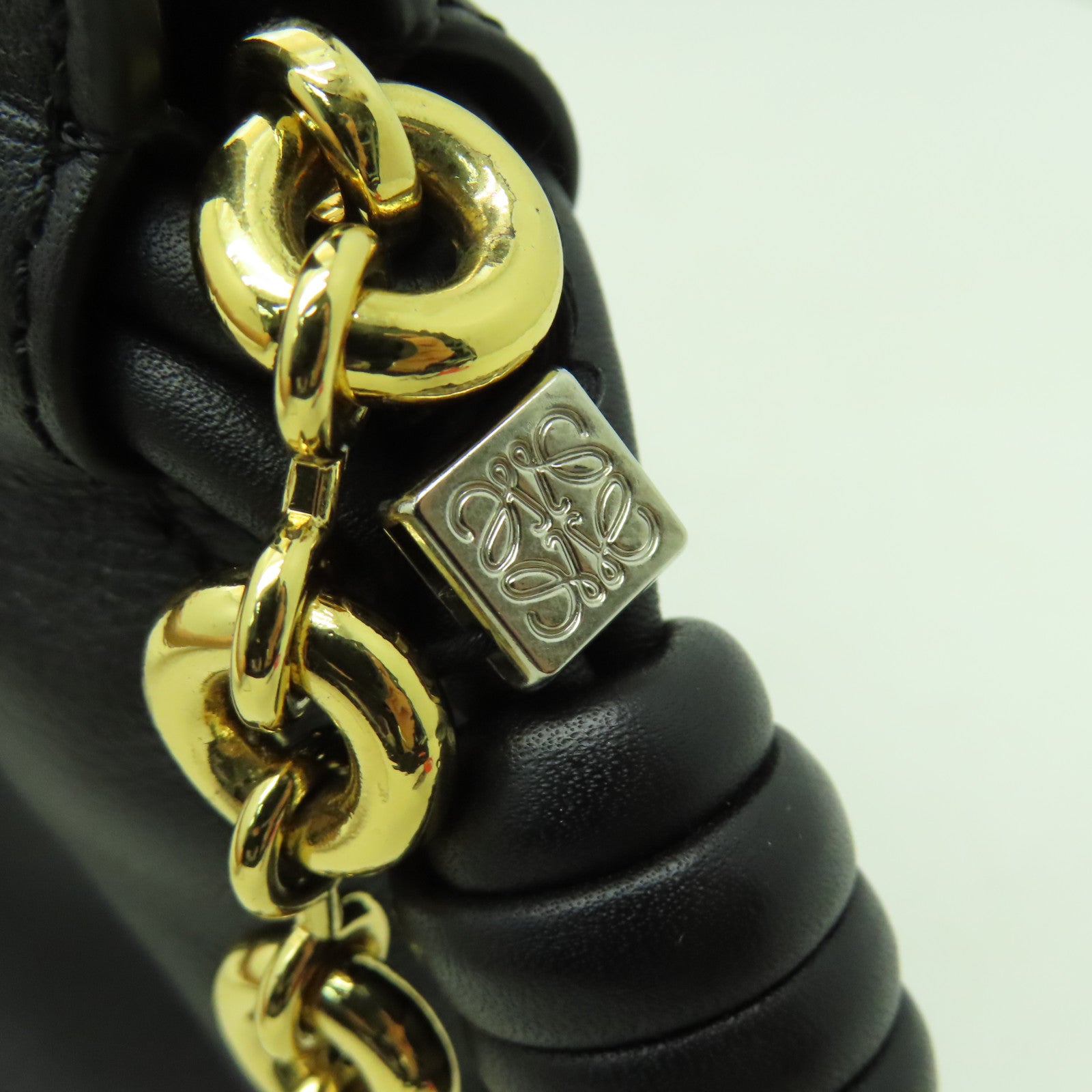 LOEWE 羊皮皮革Mini Flamenco Clutch With Chain金扣鏈帶肩背袋黑色