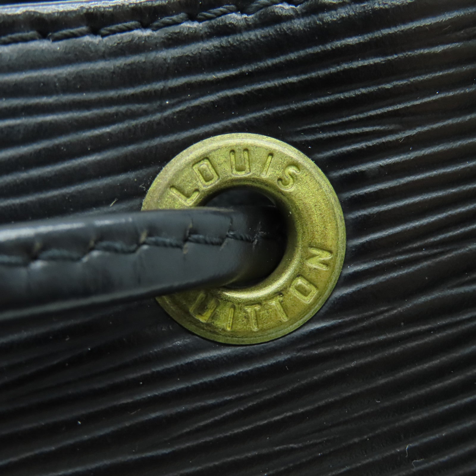 LOUIS VUITTON Epi Petit Noe金扣肩背袋黑色
