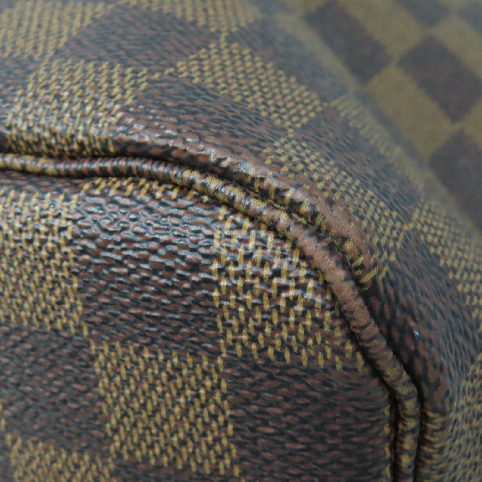 LOUIS VUITTON Damier Neverfull MM gold buckle handle bag brown