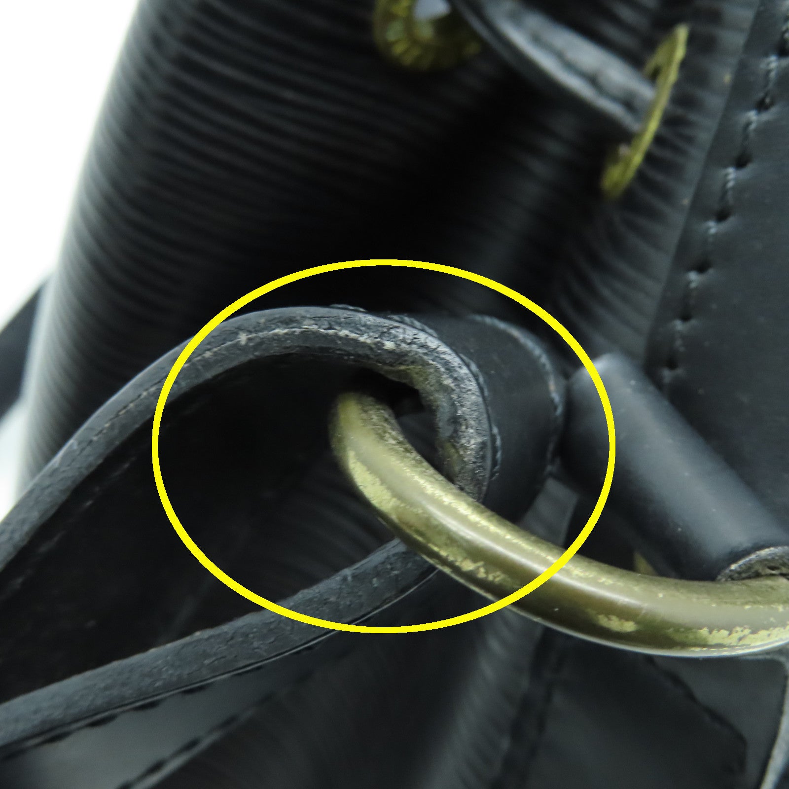 LOUIS VUITTON Epi Petit Noe金扣肩背袋黑色