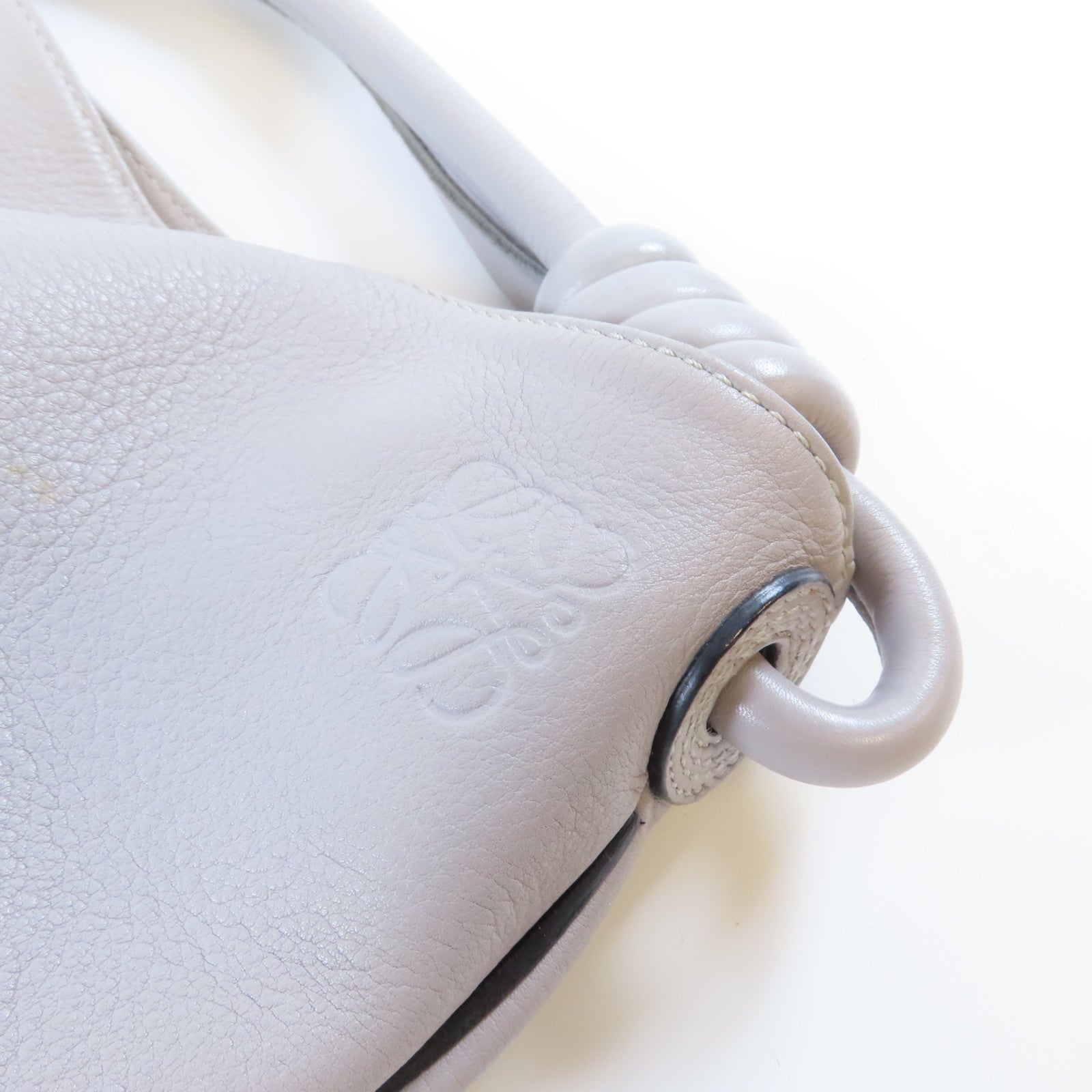 LOEWE 牛皮皮革Shoulder Bag銀扣肩背袋灰色