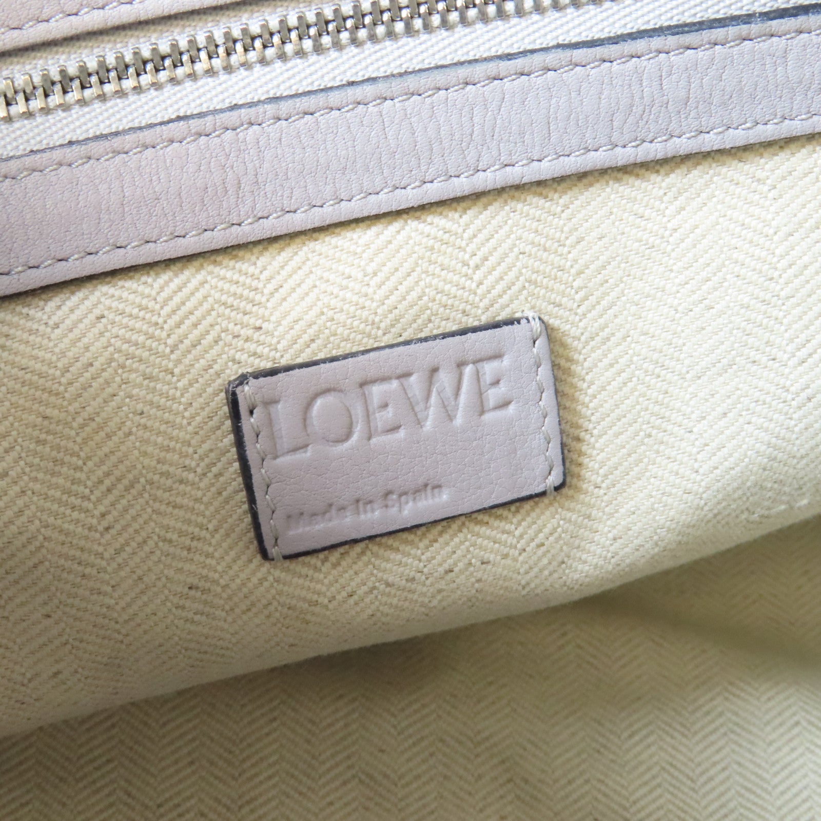 LOEWE 牛皮皮革Shoulder Bag銀扣肩背袋灰色