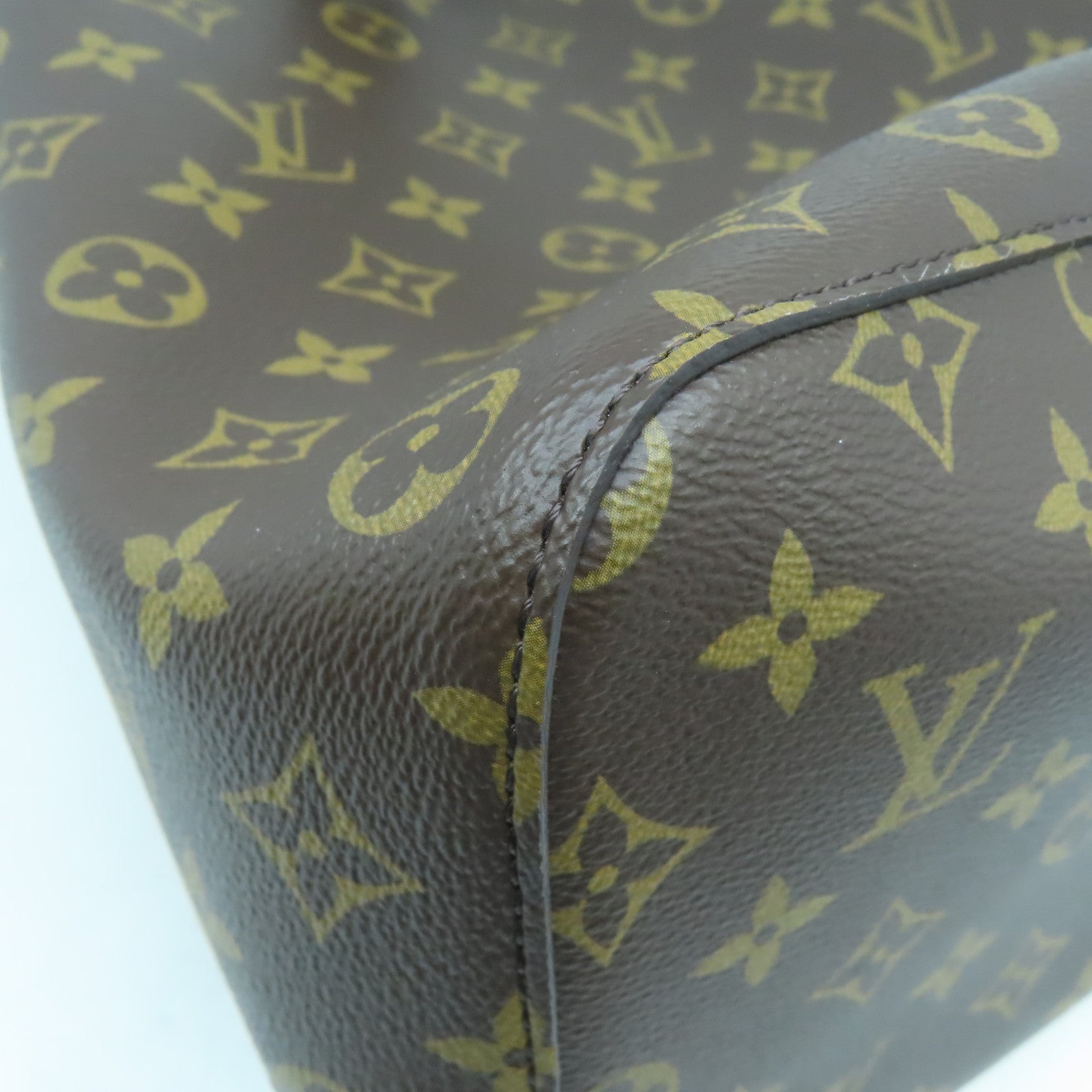LOUIS VUITTON Monogram Neo Noe金扣肩背袋啡色/黑色