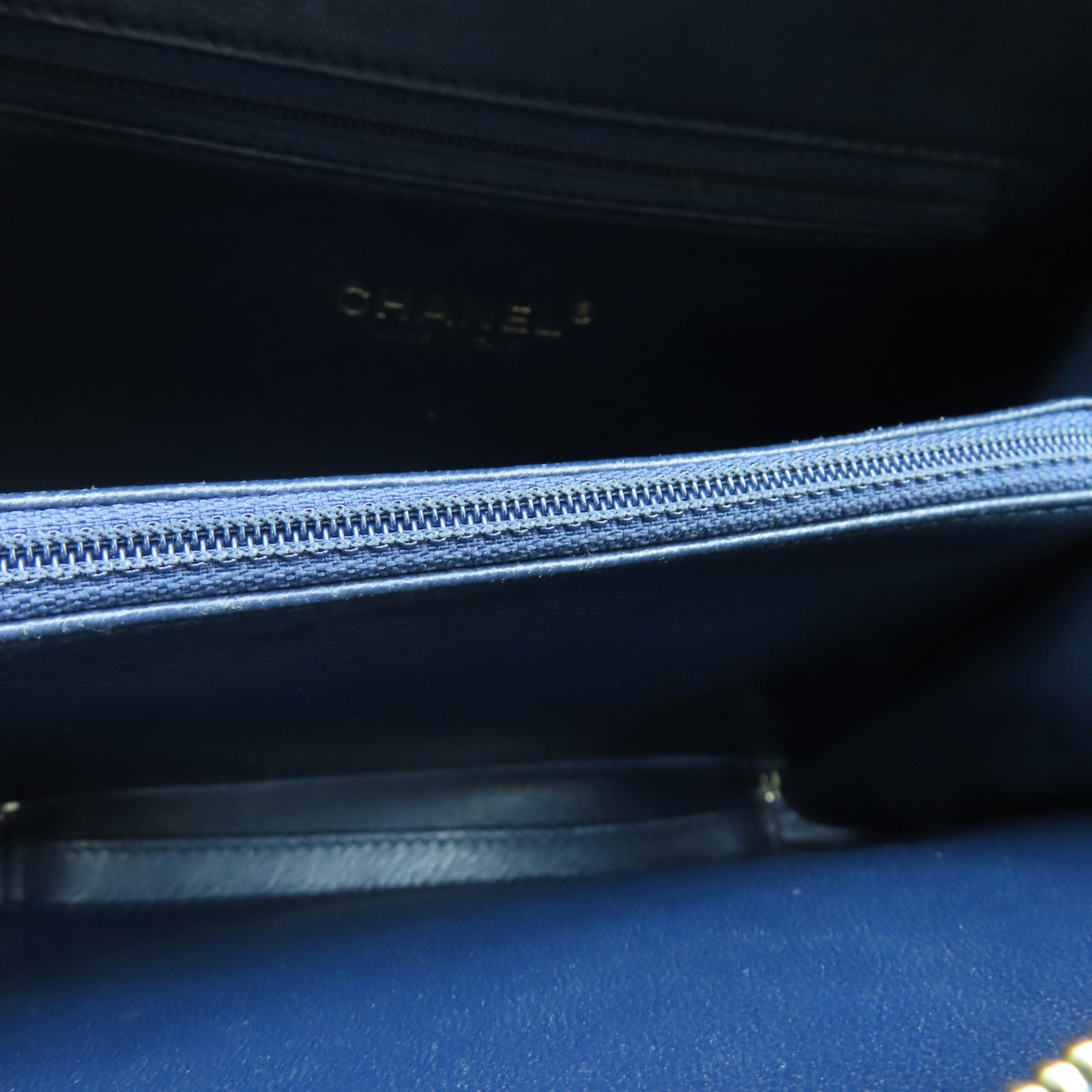 CHANEL 菱格牛皮皮革Vanity金扣鏈帶手挽肩背兩用袋海軍藍色