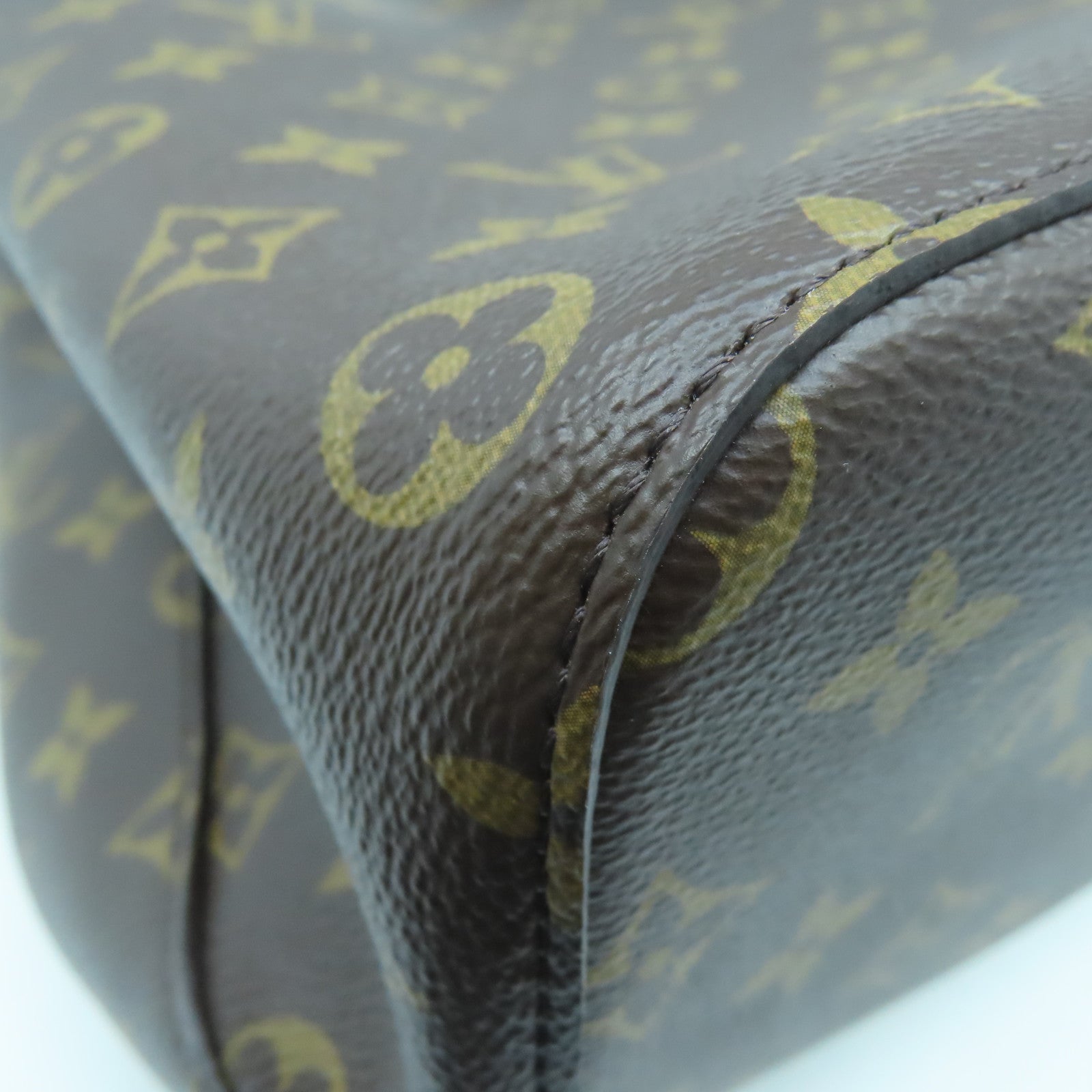 LOUIS VUITTON Monogram Neo Noe金扣肩背袋啡色/黑色