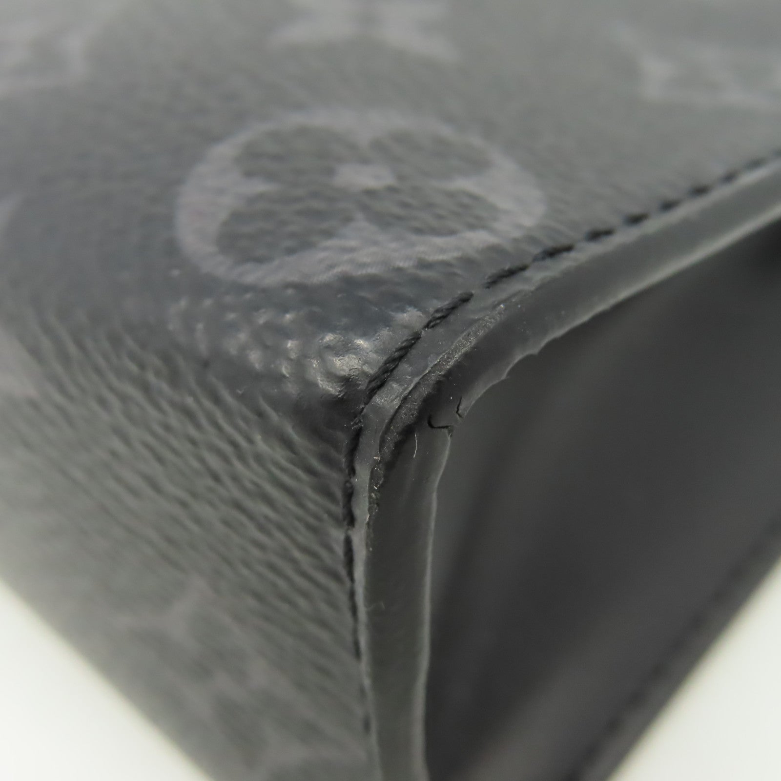 LOUIS VUITTON Monogram Eclipse Pochette Voyage MM Clutch銀扣手拿包黑色