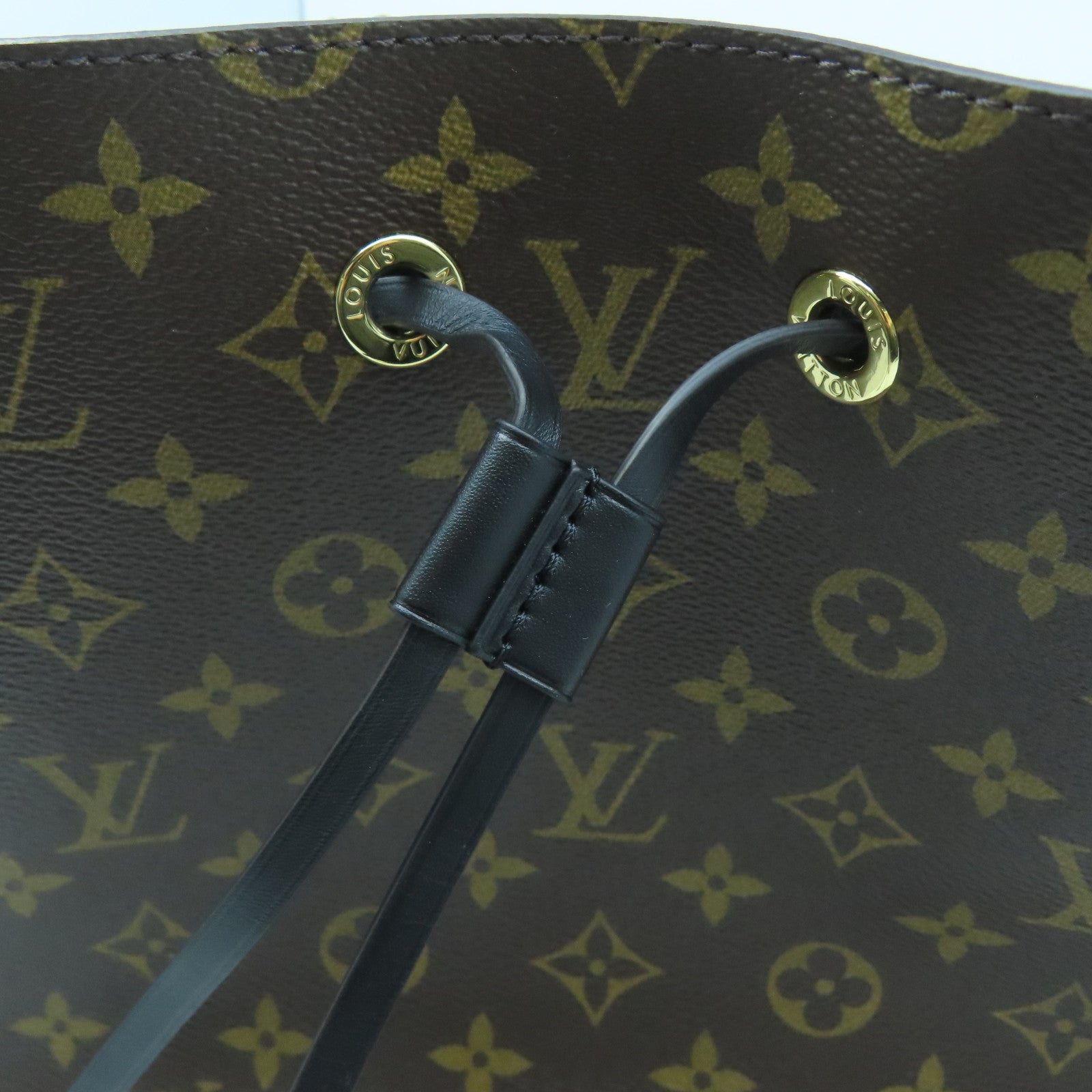 LOUIS VUITTON Monogram Neo Noe金扣肩背袋啡色/黑色