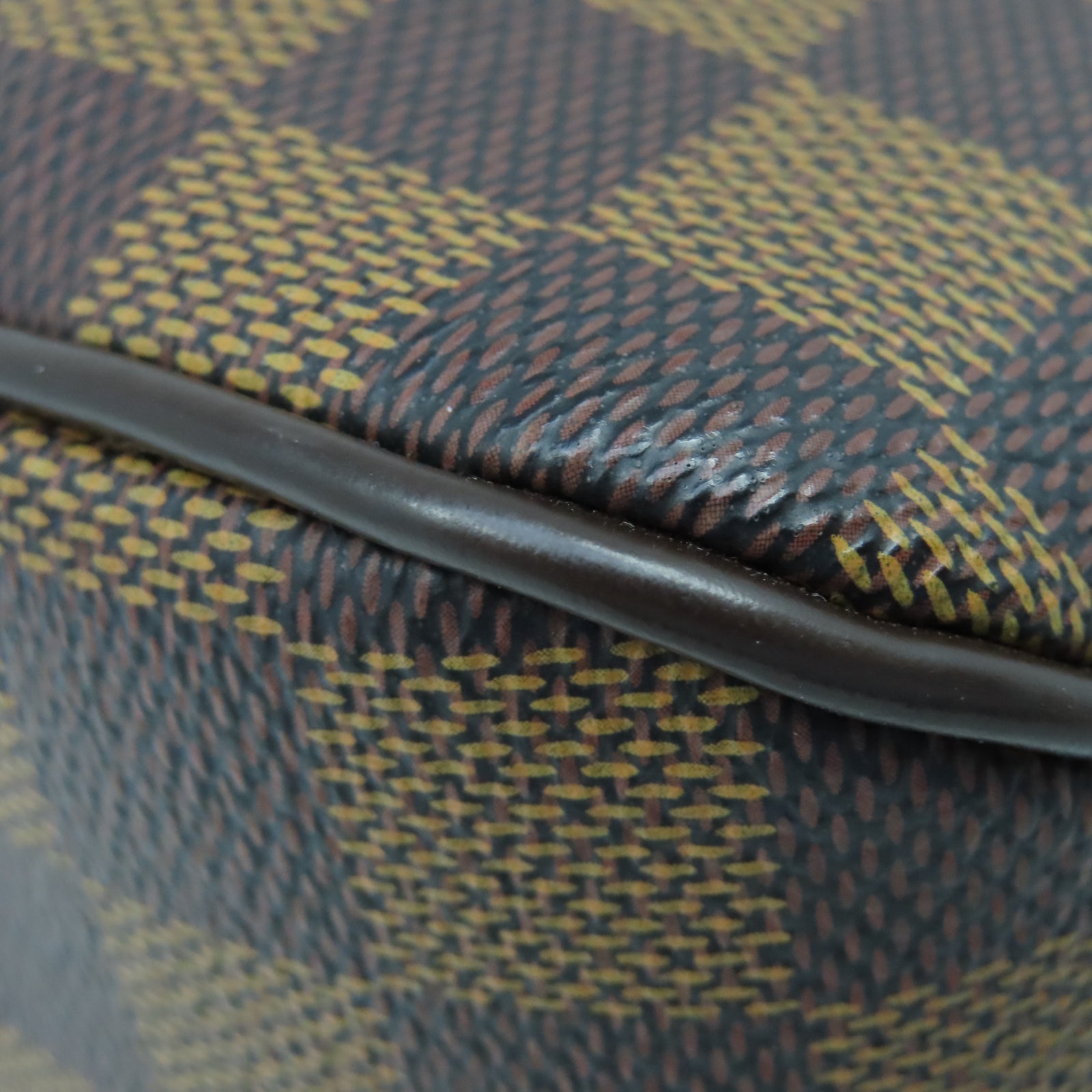 LOUIS VUITTON Damier District PM金扣肩背袋棕色