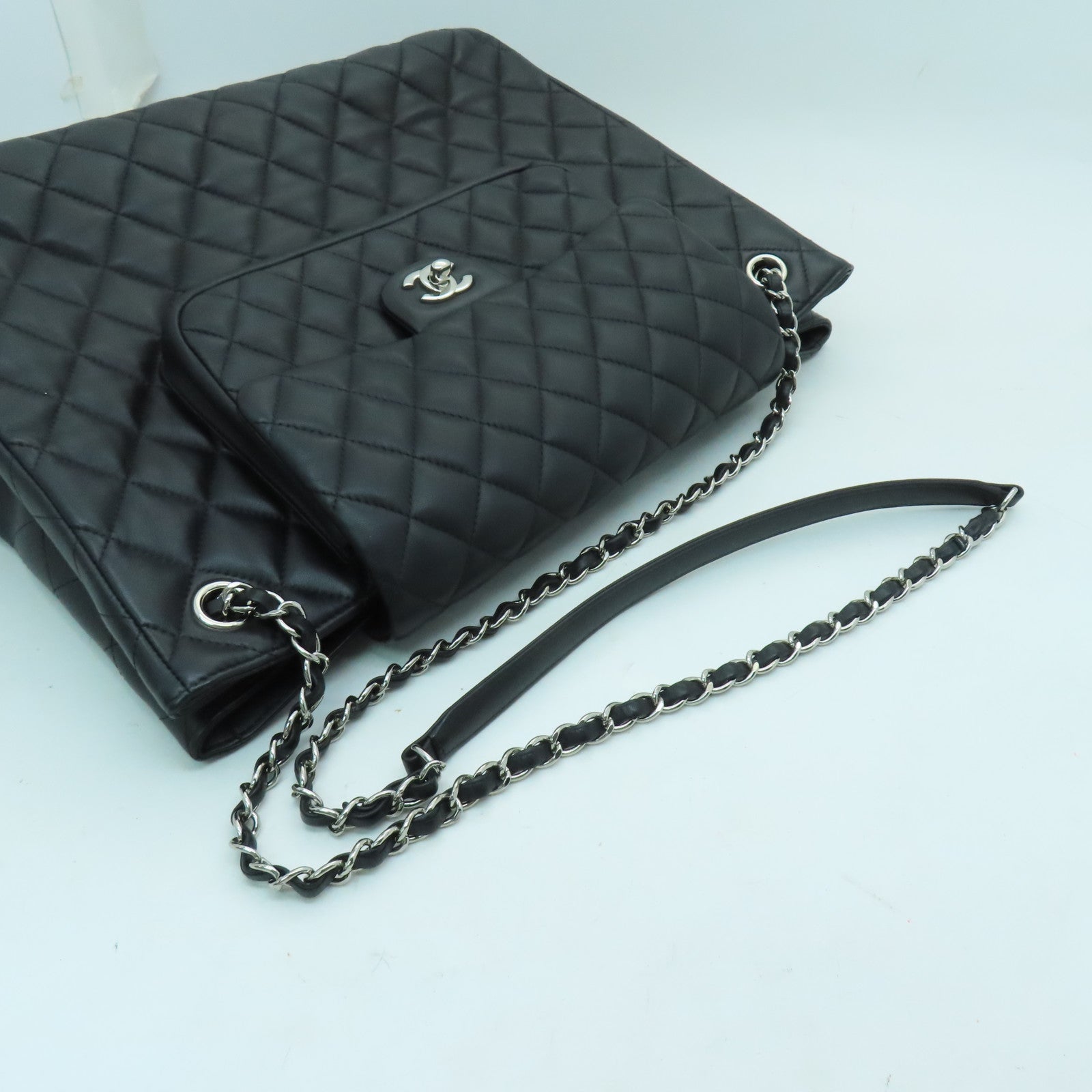 CHANEL 菱格羊皮皮革Totebag銀扣鏈帶肩背袋黑色