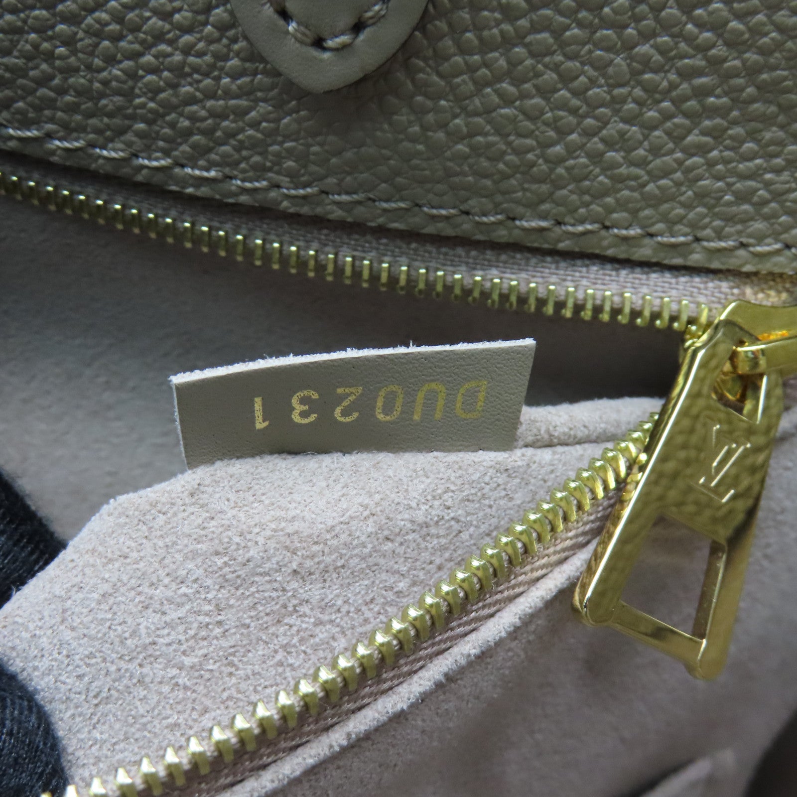 LOUIS VUITTON 【激減優惠】Monogram Empreinte Giant On The Go MM金扣手挽袋米色