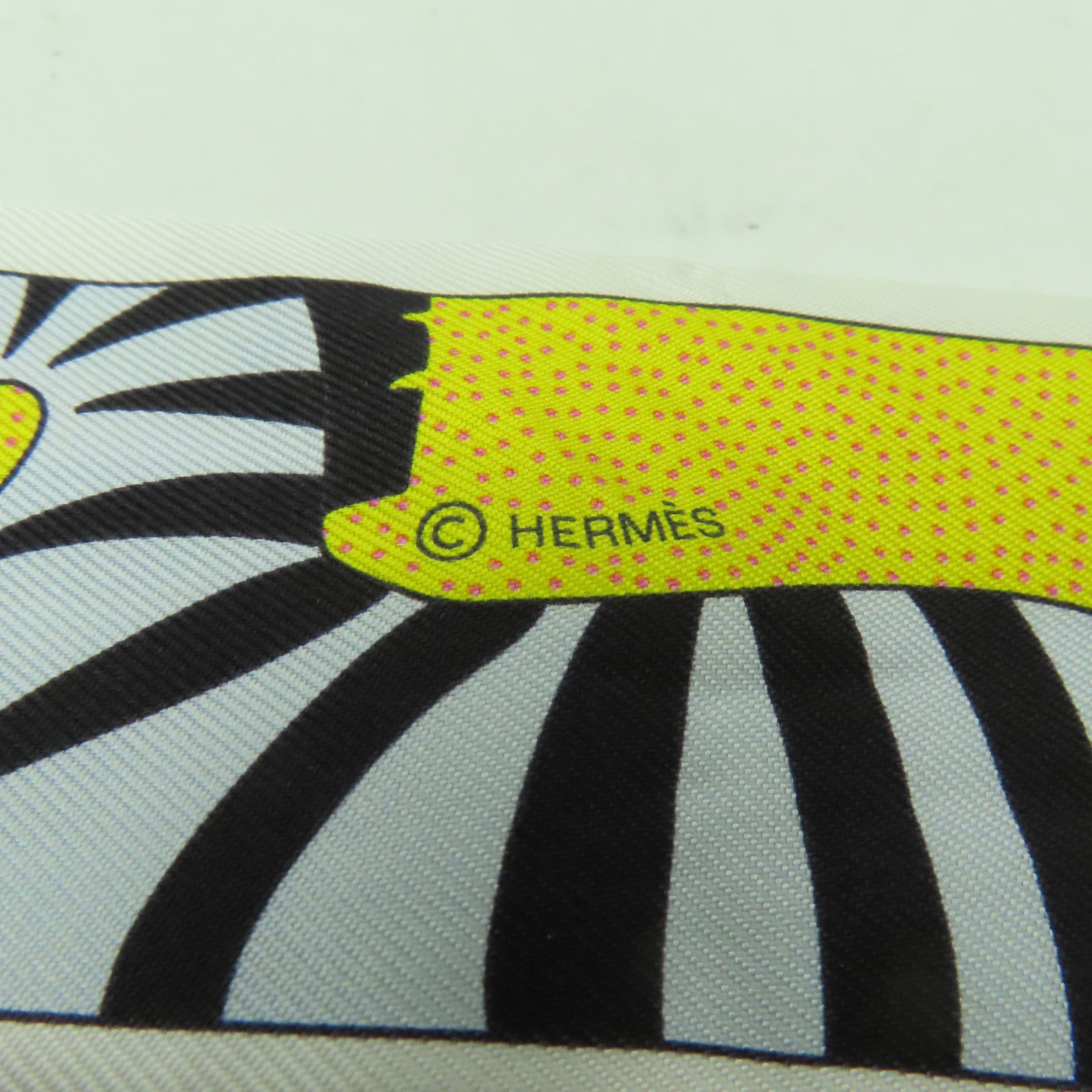 HERMES 絲質Twilly絲巾粉紅色/黃色/黑色
