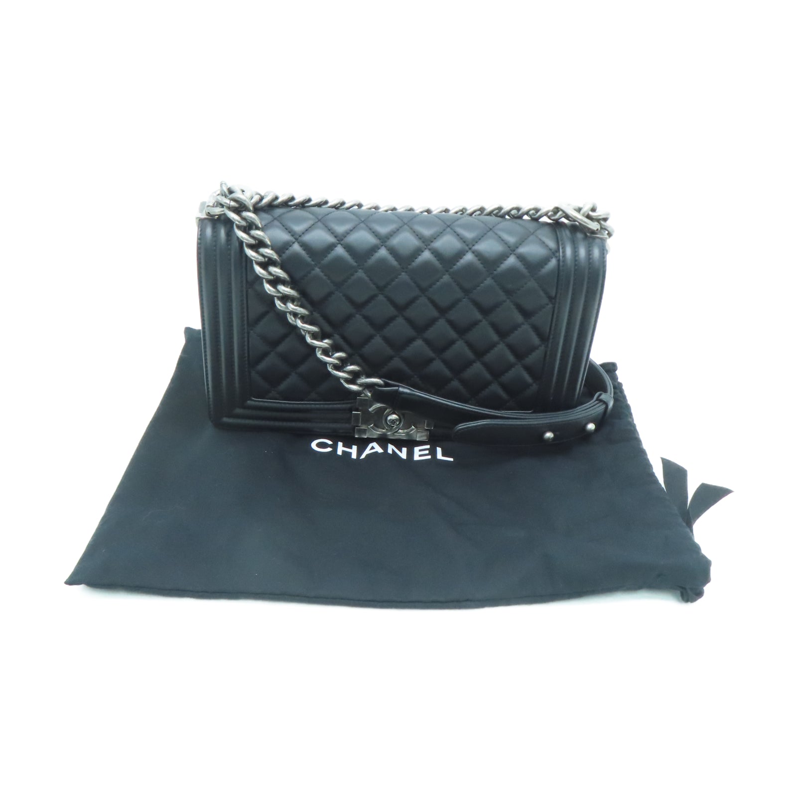 CHANEL Lingge cowhide leather Boy Shoulder Bag silver buckle chain shoulder bag black