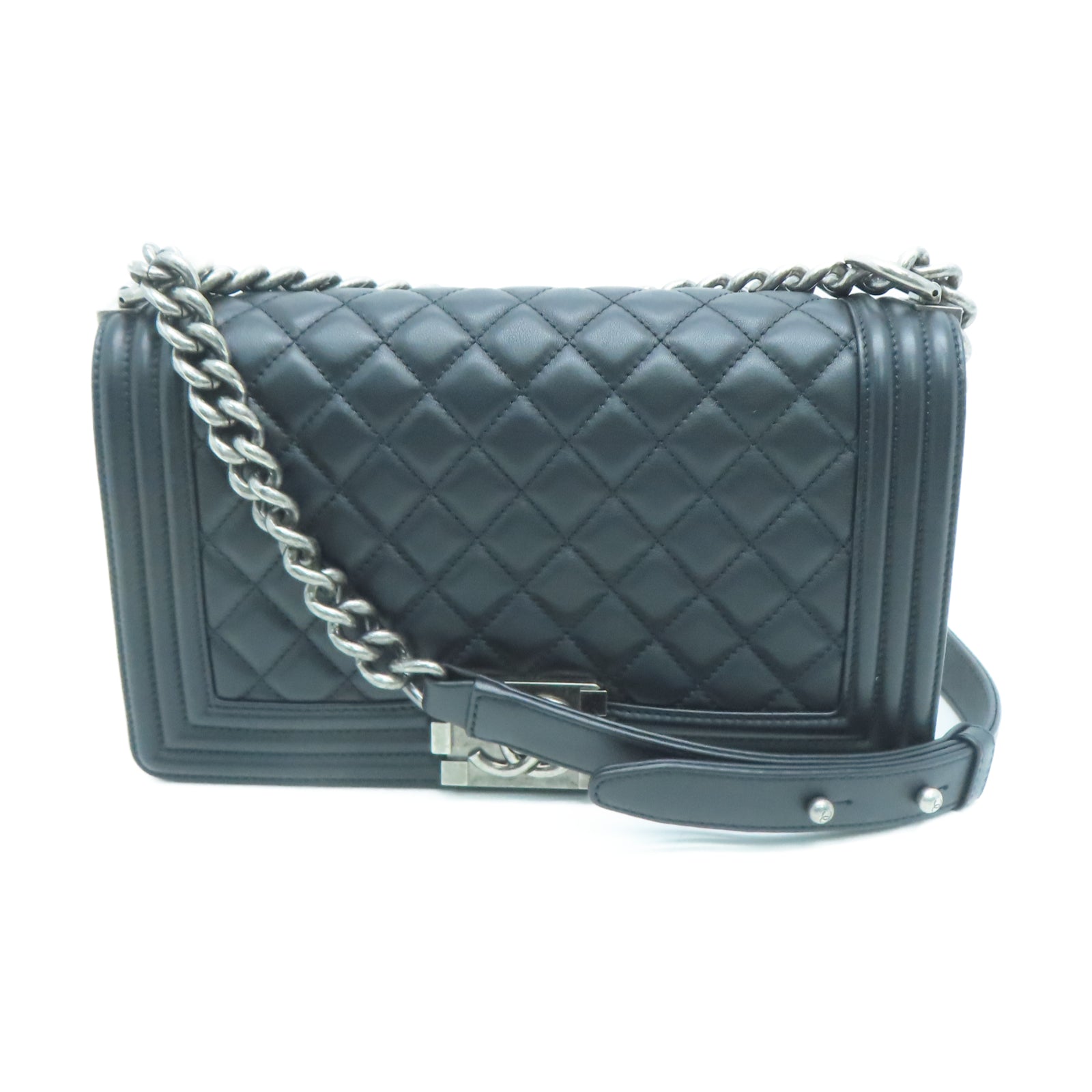 CHANEL Lingge cowhide leather Boy Shoulder Bag silver buckle chain shoulder bag black