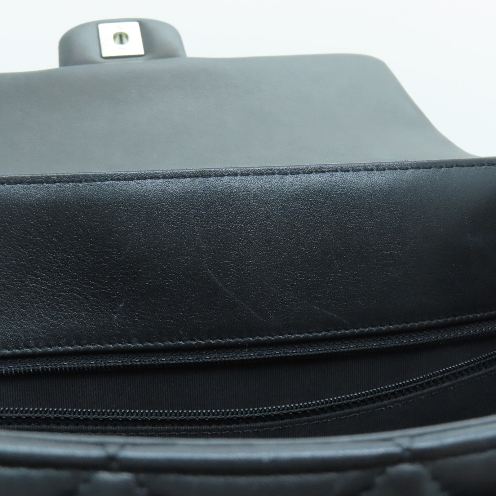 CHANEL 菱格羊皮皮革Totebag銀扣鏈帶肩背袋黑色