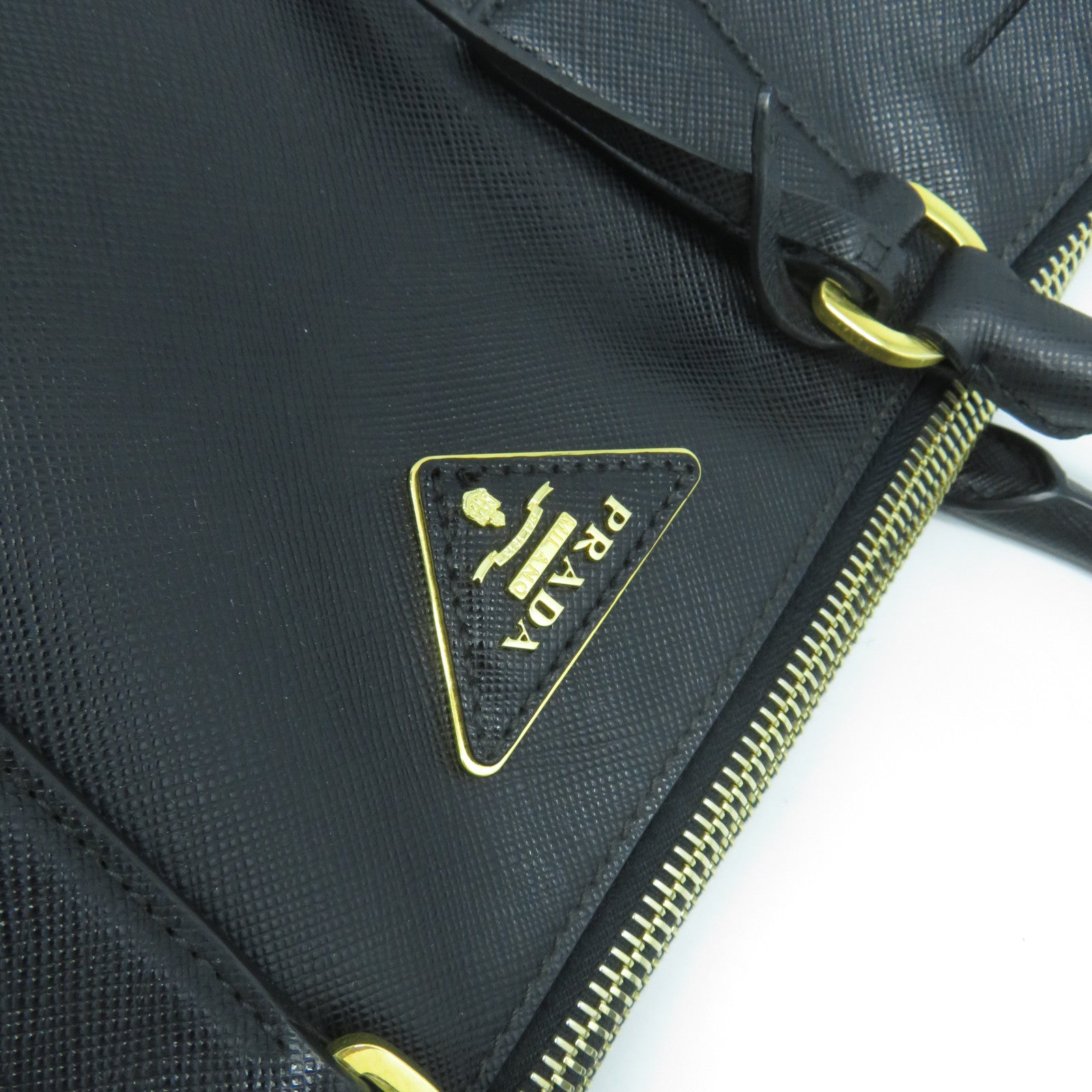 PRADA Saffiano皮革Handbag金扣手挽袋黑色