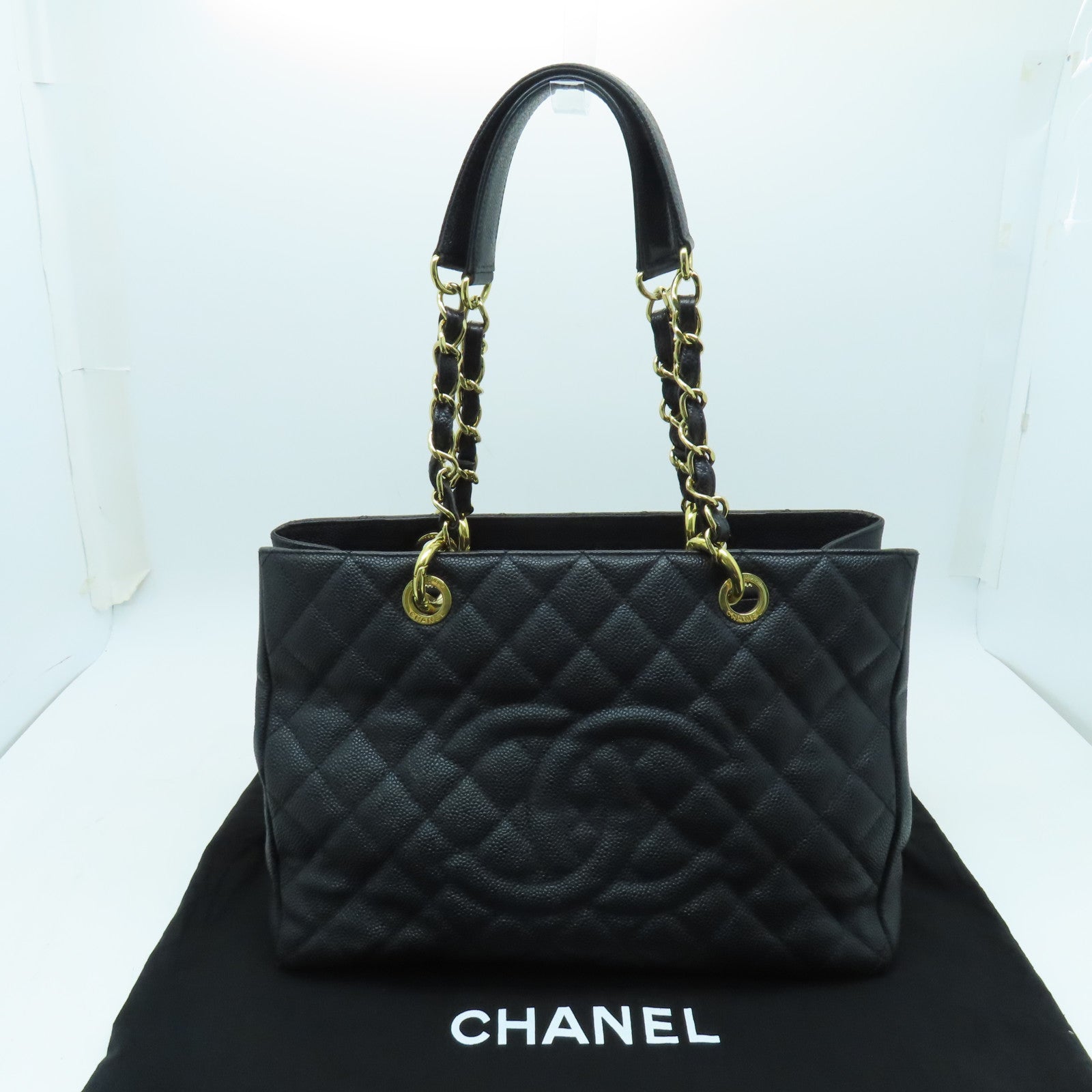CHANEL菱格Caviar皮革GST金扣手挽袋黑色