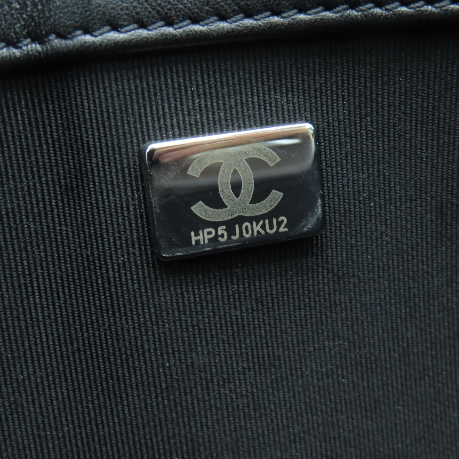 CHANEL Lingge cowhide leather Boy Shoulder Bag silver buckle chain shoulder bag black