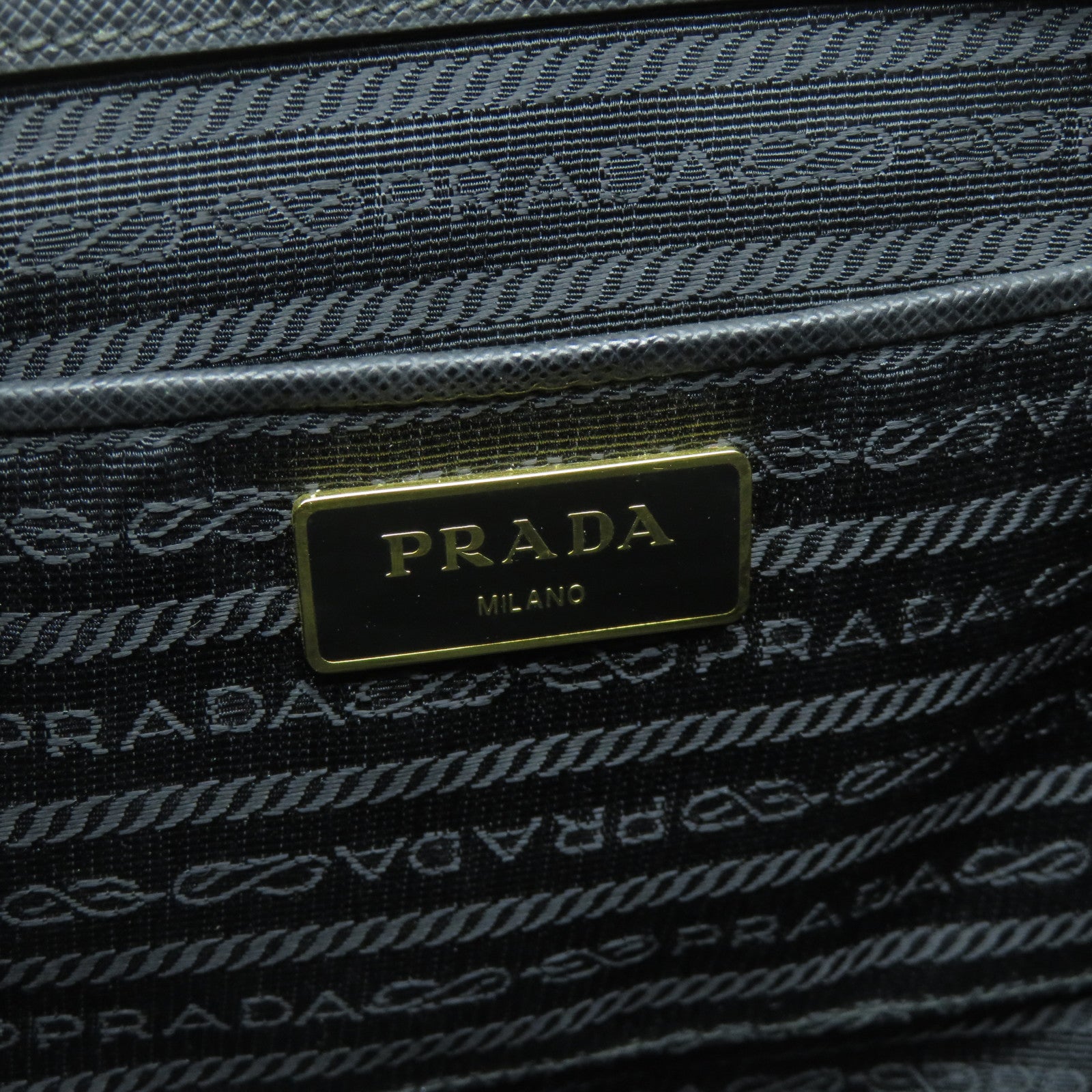 PRADA Saffiano皮革Handbag金扣手挽袋黑色