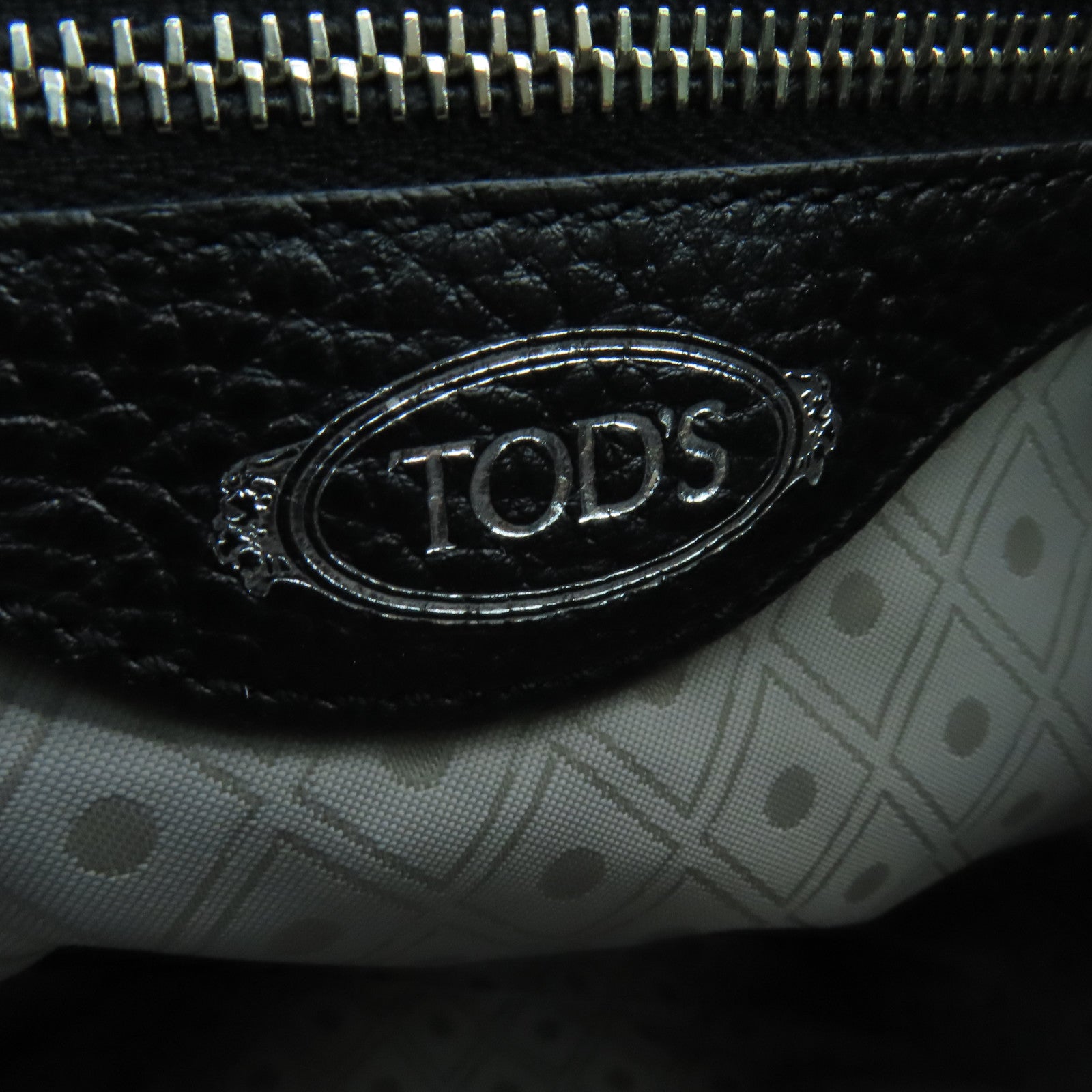 TOD’S 牛皮皮革Backpack銀扣背包黑色