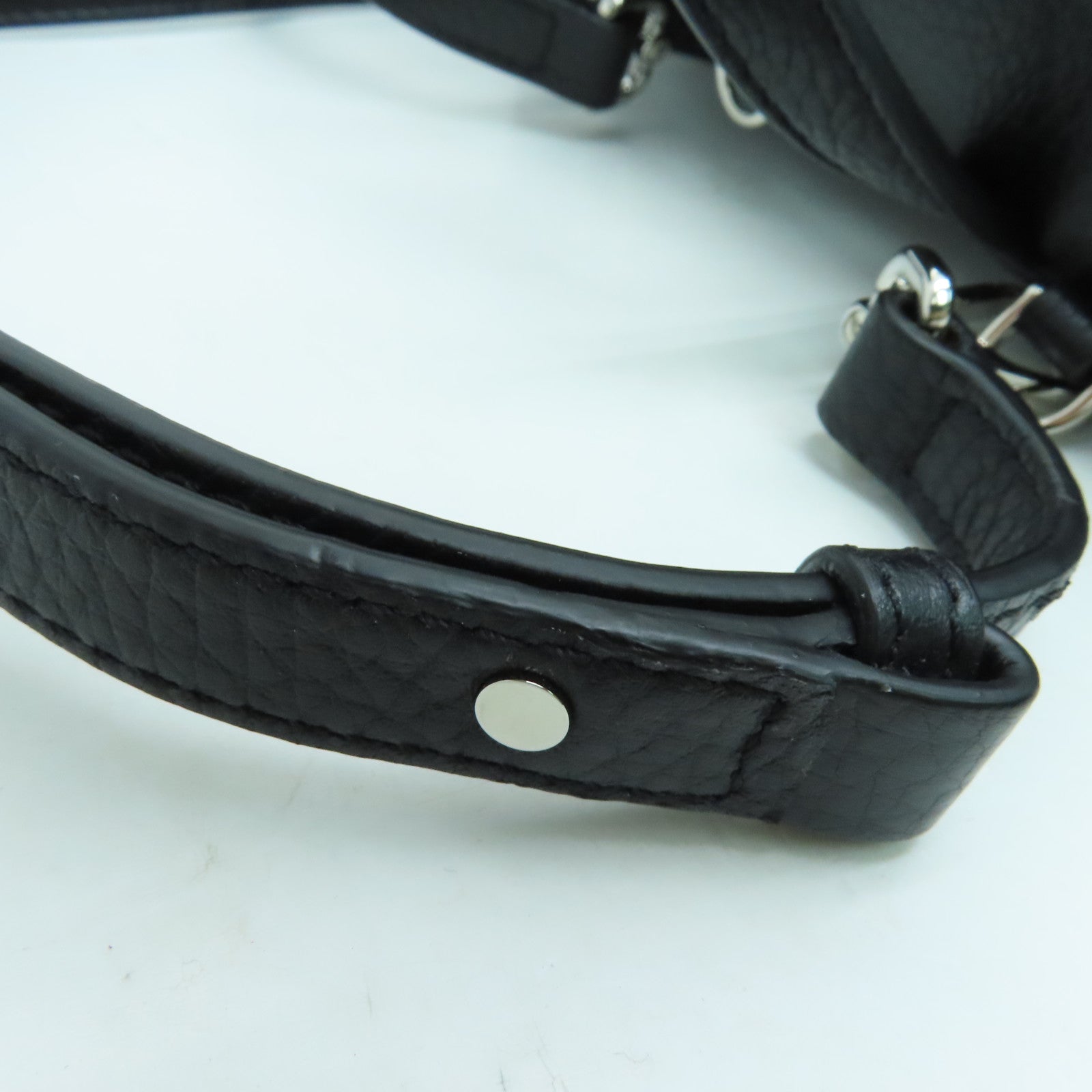 TOD’S 牛皮皮革Backpack銀扣背包黑色